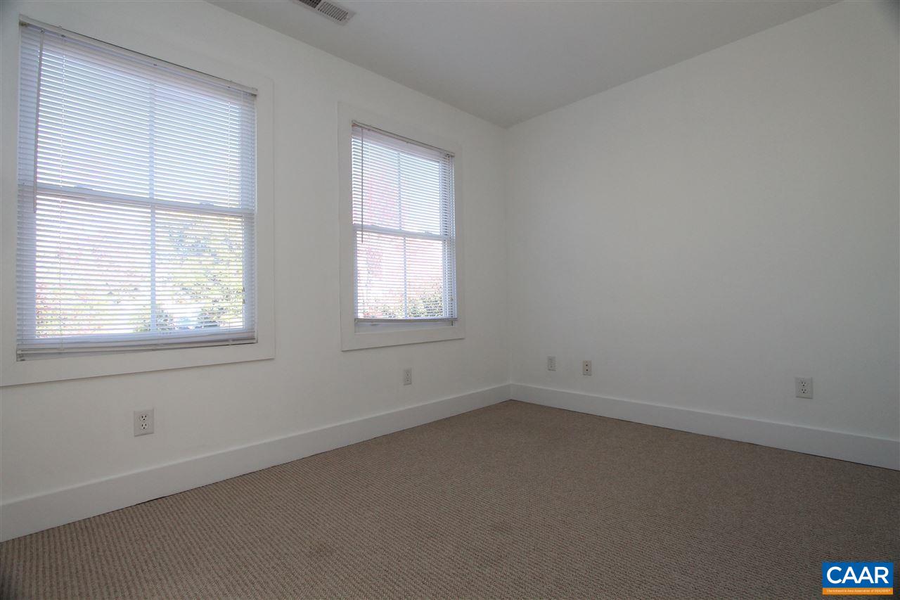 211 5TH ST SW