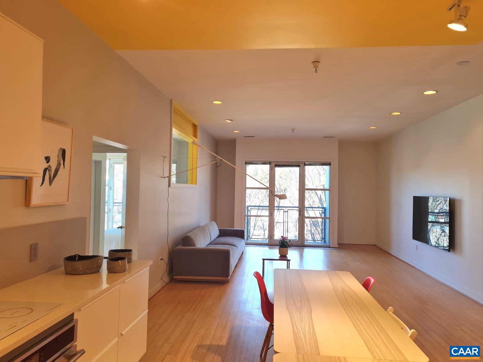 820 E HIGH ST Unit: 11