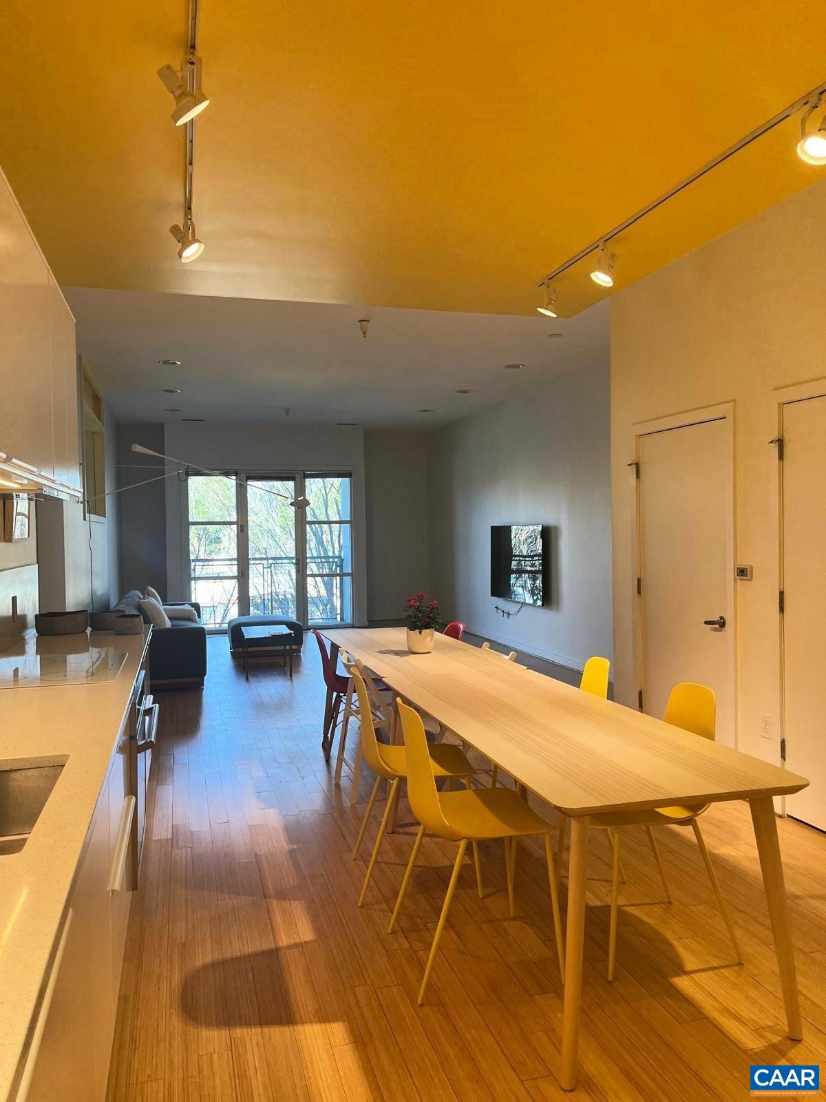 820 E HIGH ST Unit: 11