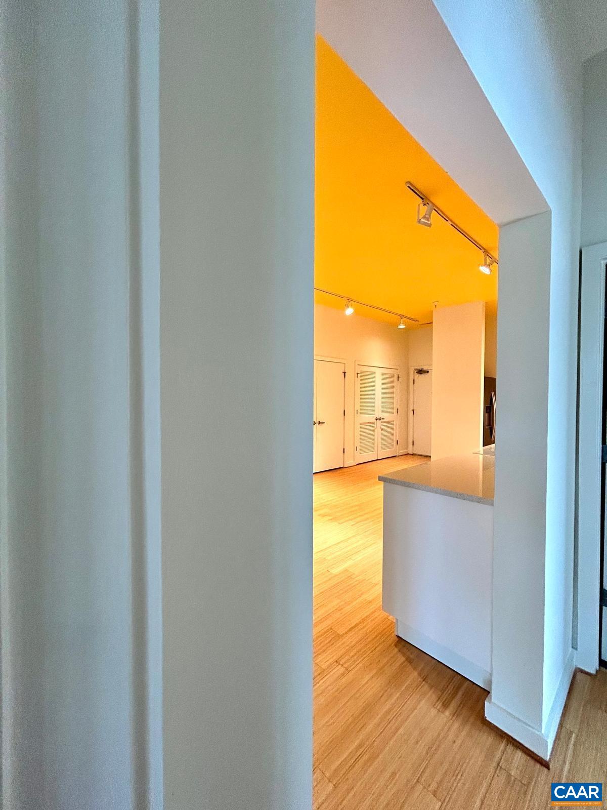 820 E HIGH ST Unit: 11