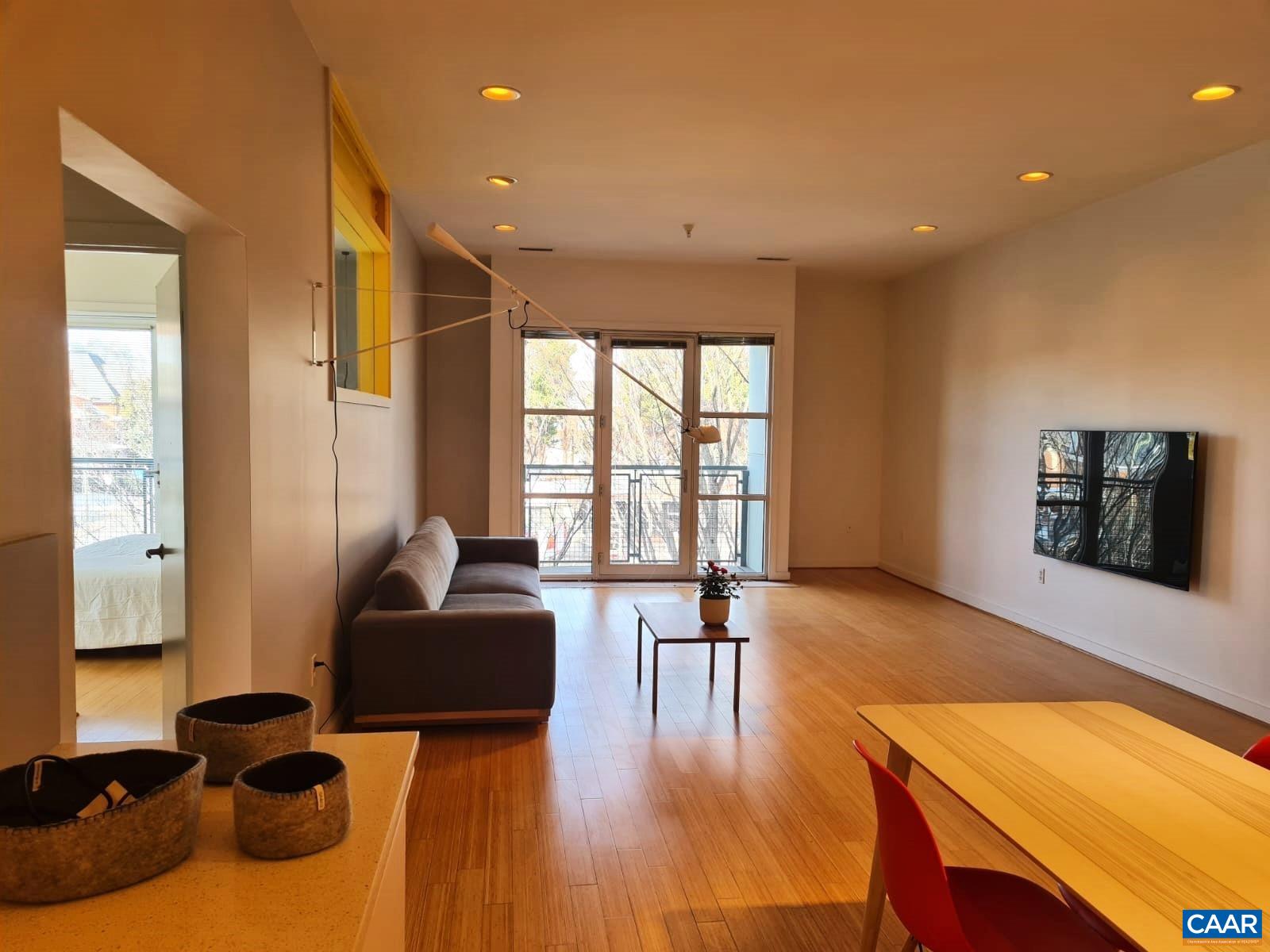 820 E HIGH ST Unit: 11