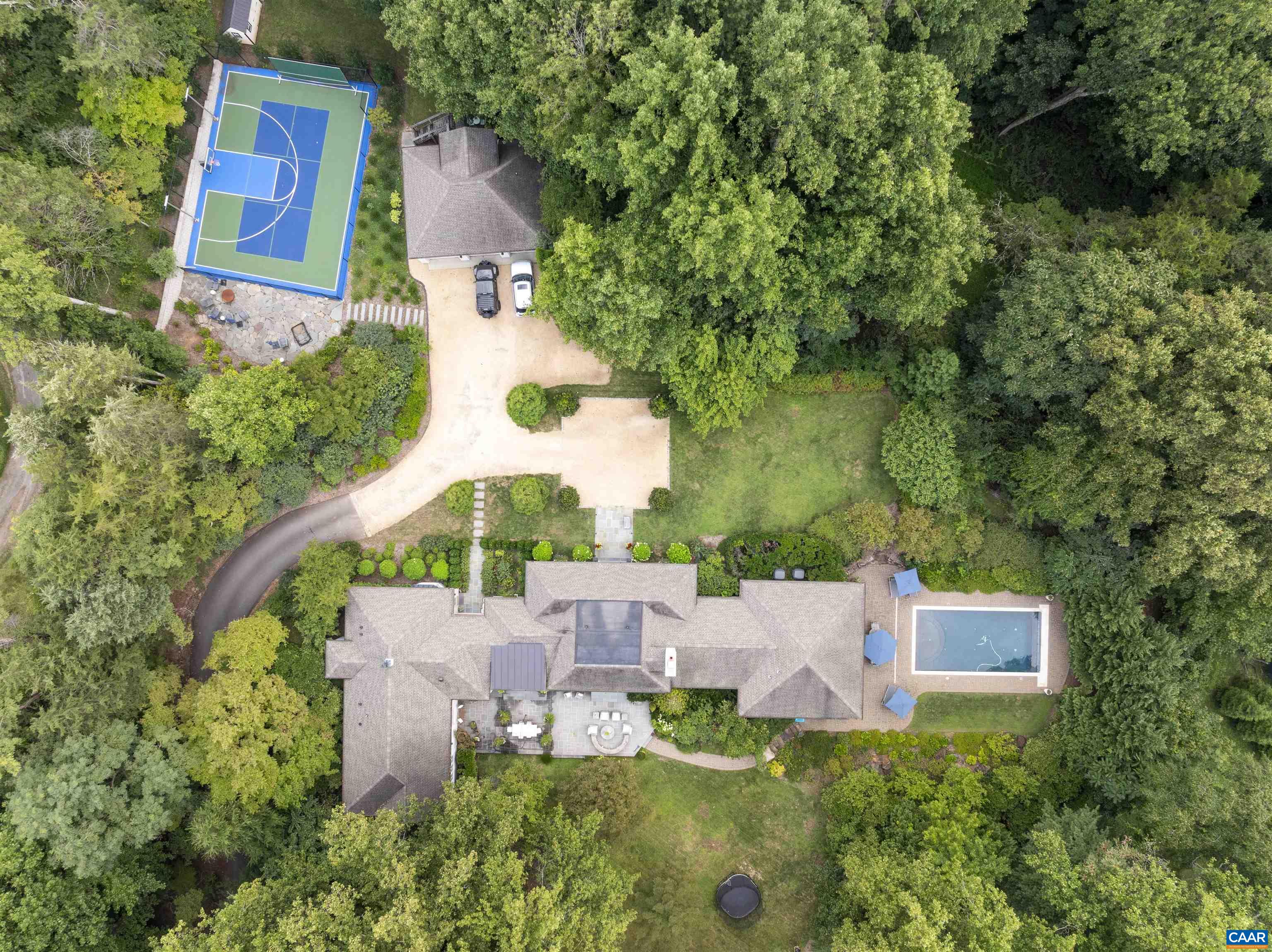108 Tally Ho Dr