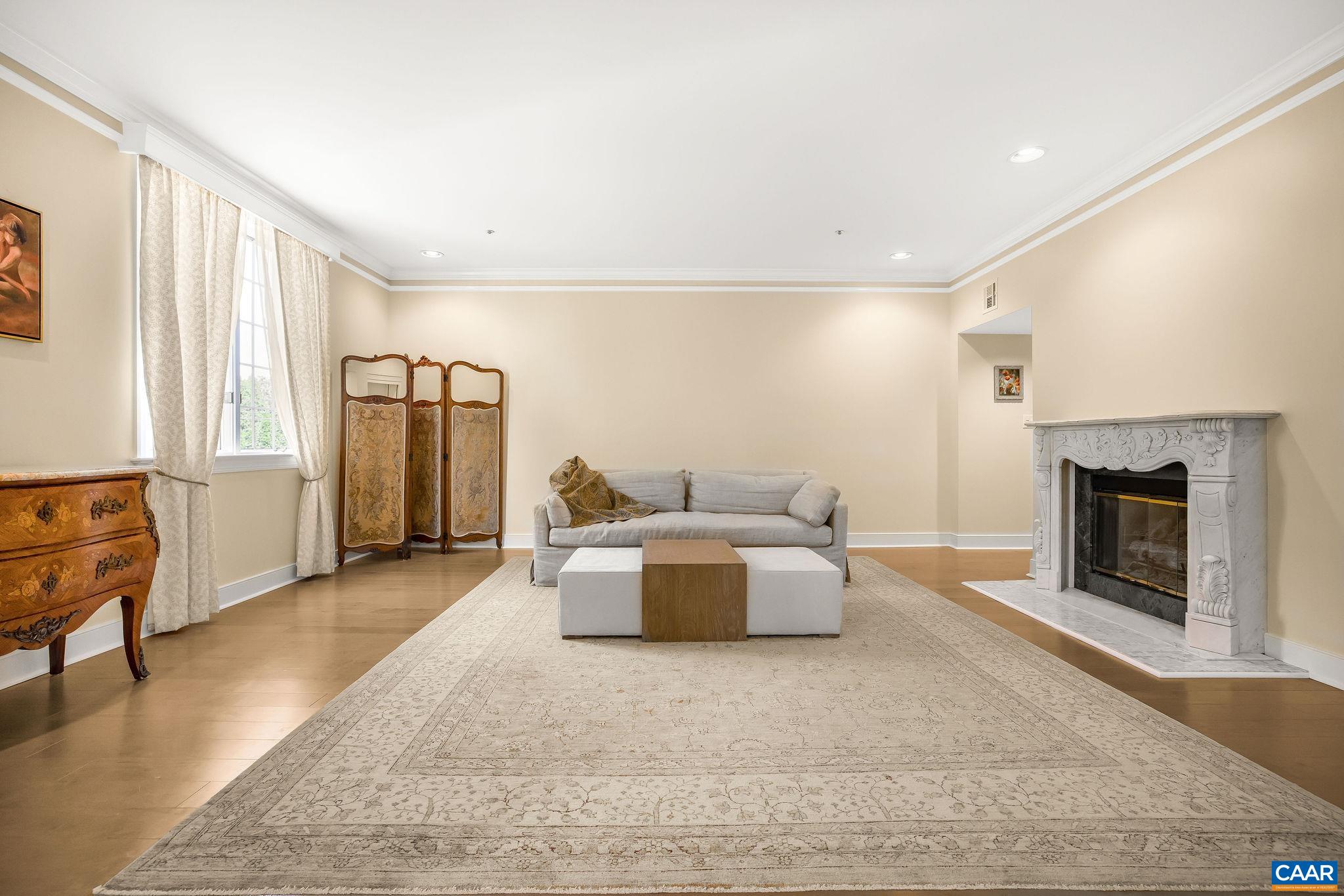 207 EAST JEFFERSON ST Unit: 4-5
