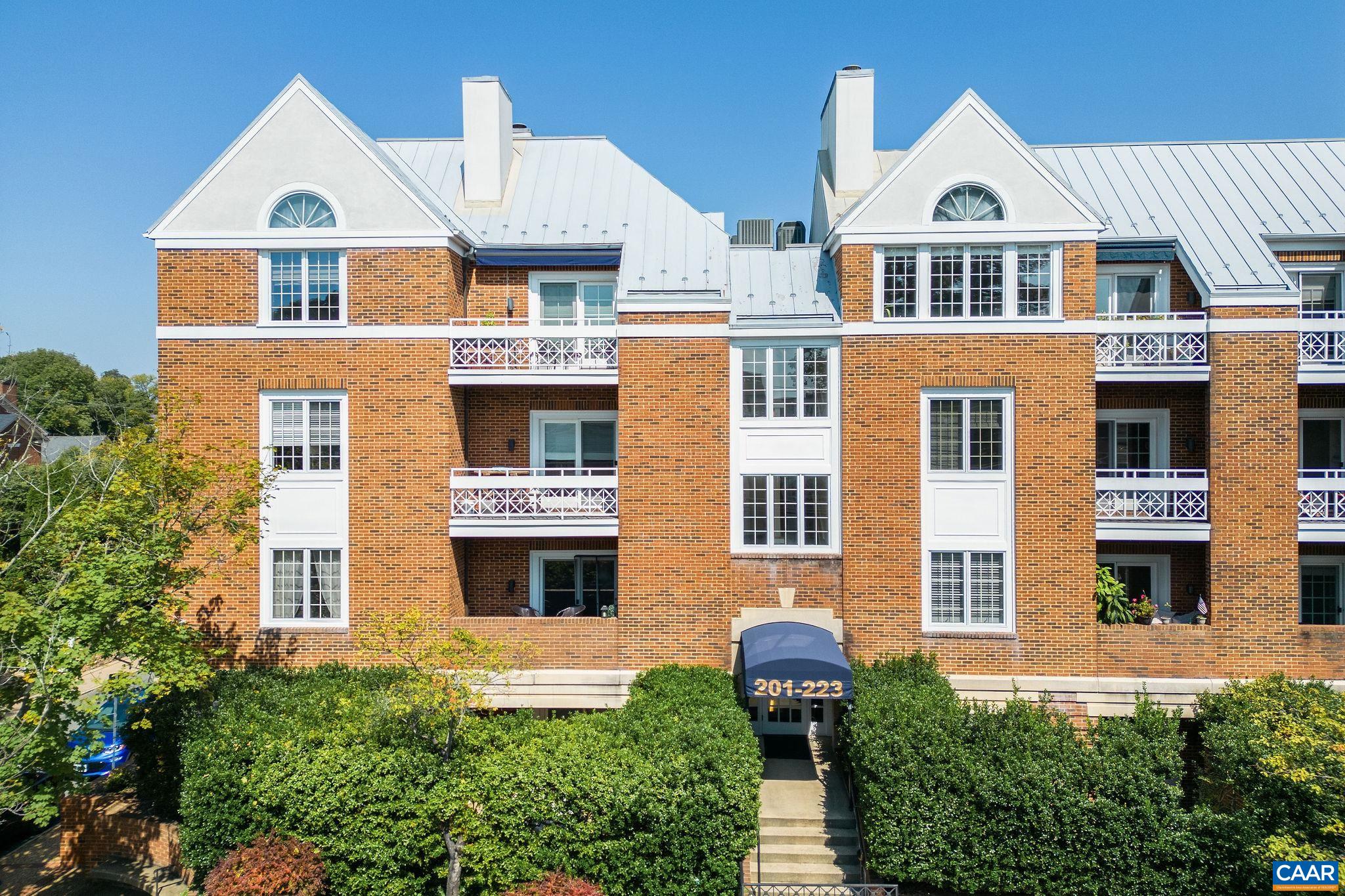 207 EAST JEFFERSON ST Unit: 4-5