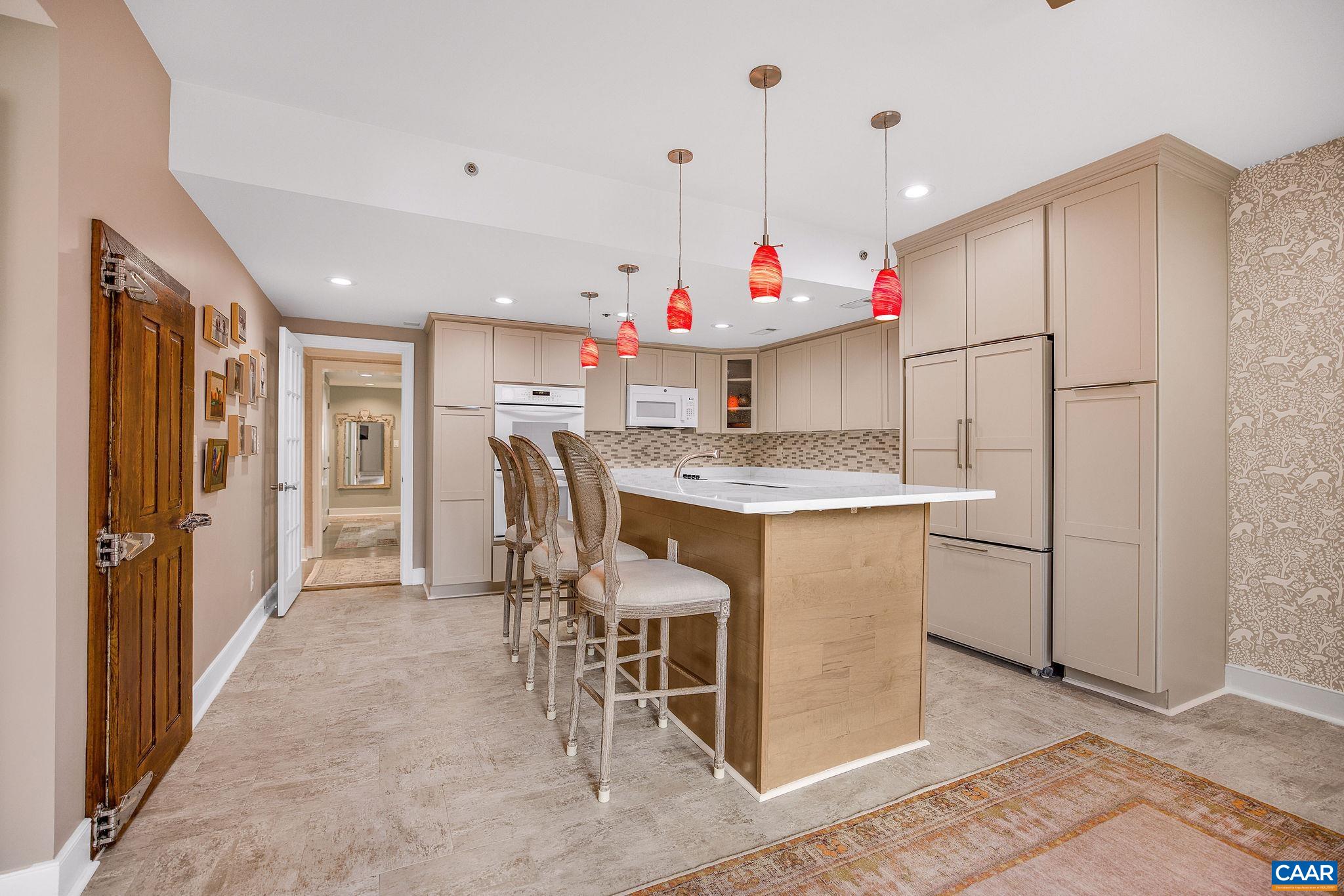 207 EAST JEFFERSON ST Unit: 4-5