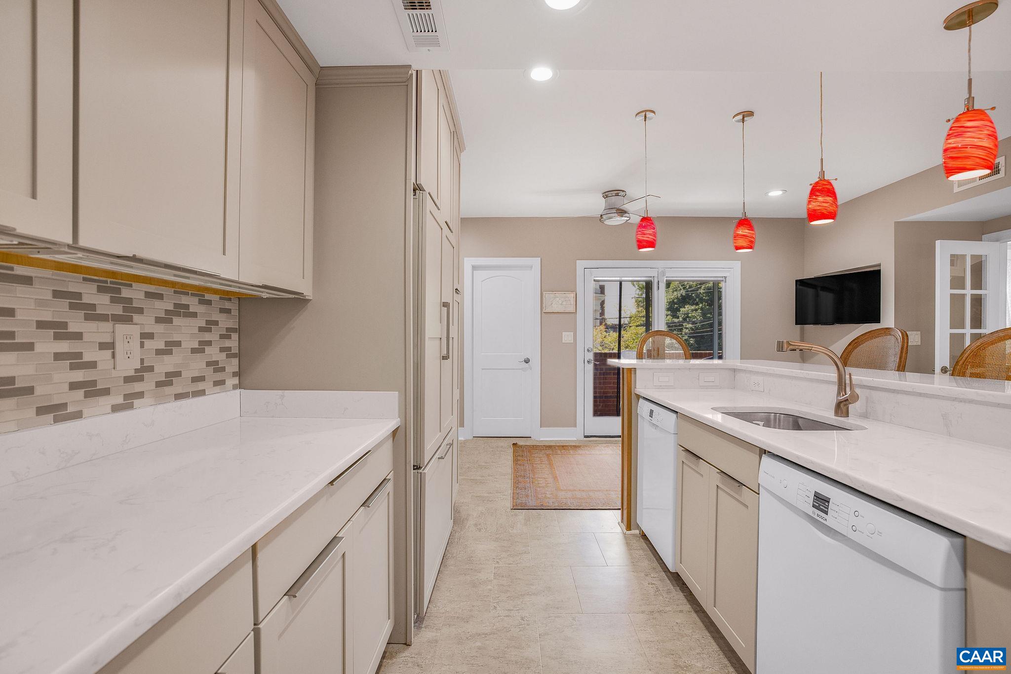 207 EAST JEFFERSON ST Unit: 4-5