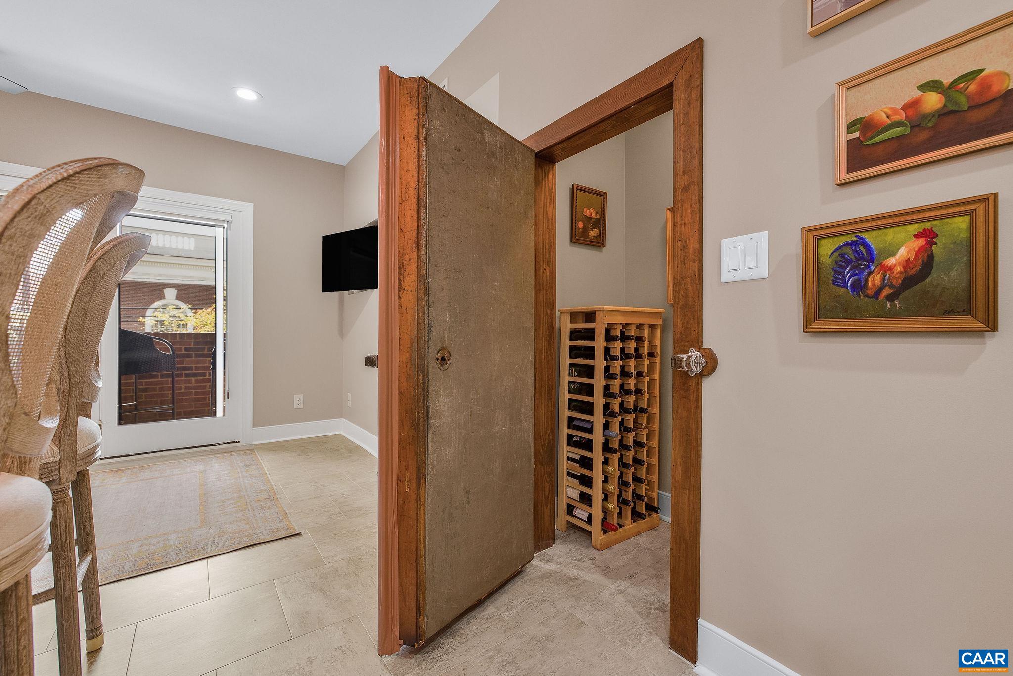 207 EAST JEFFERSON ST Unit: 4-5