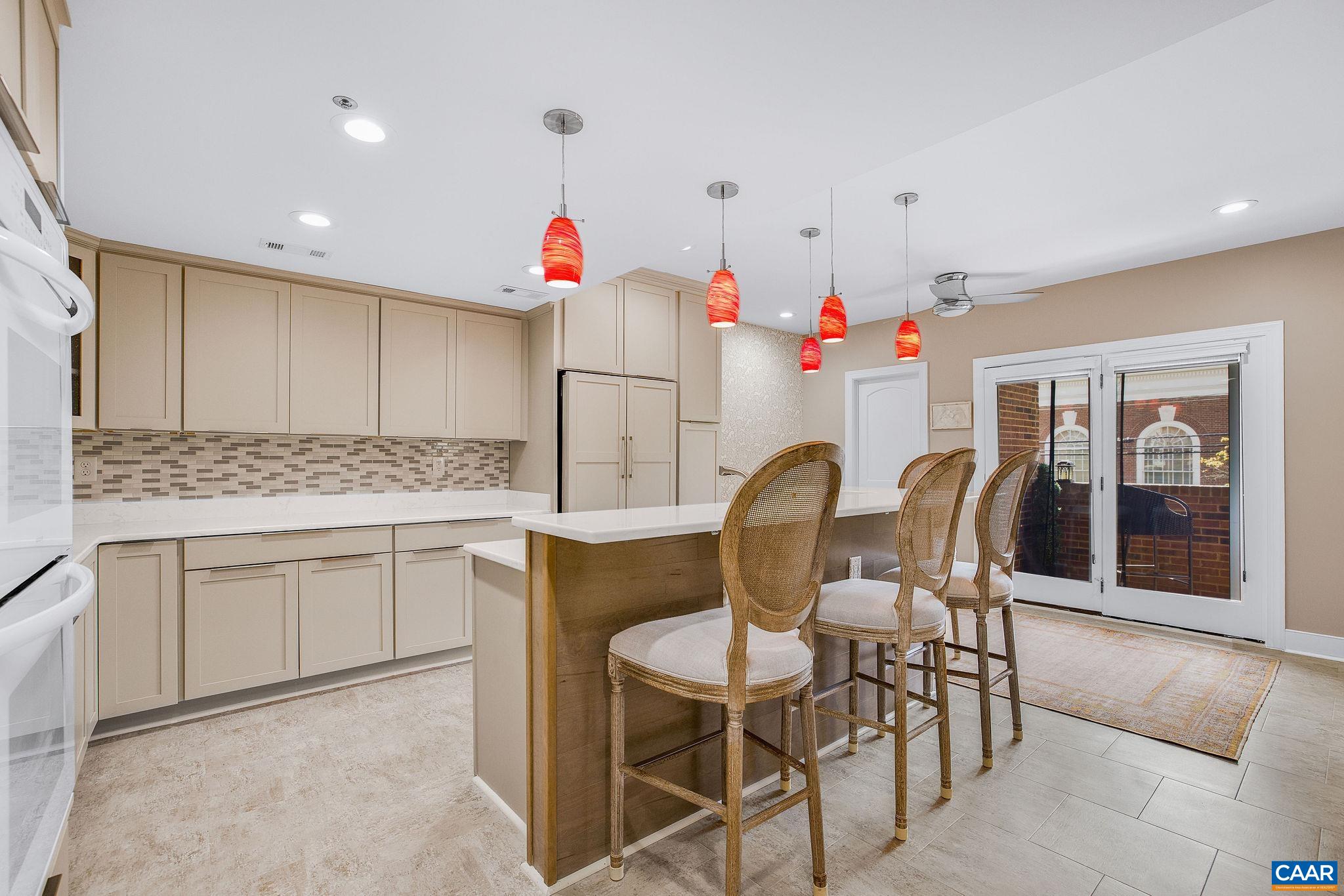 207 EAST JEFFERSON ST Unit: 4-5