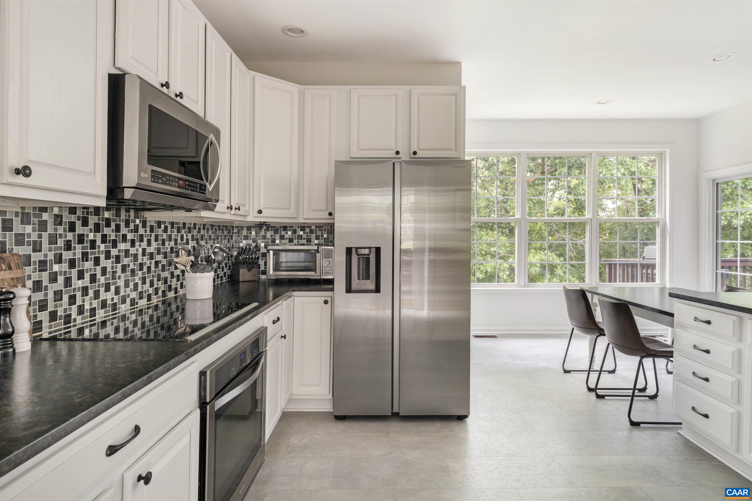 1186 FOXCHASE RDG
