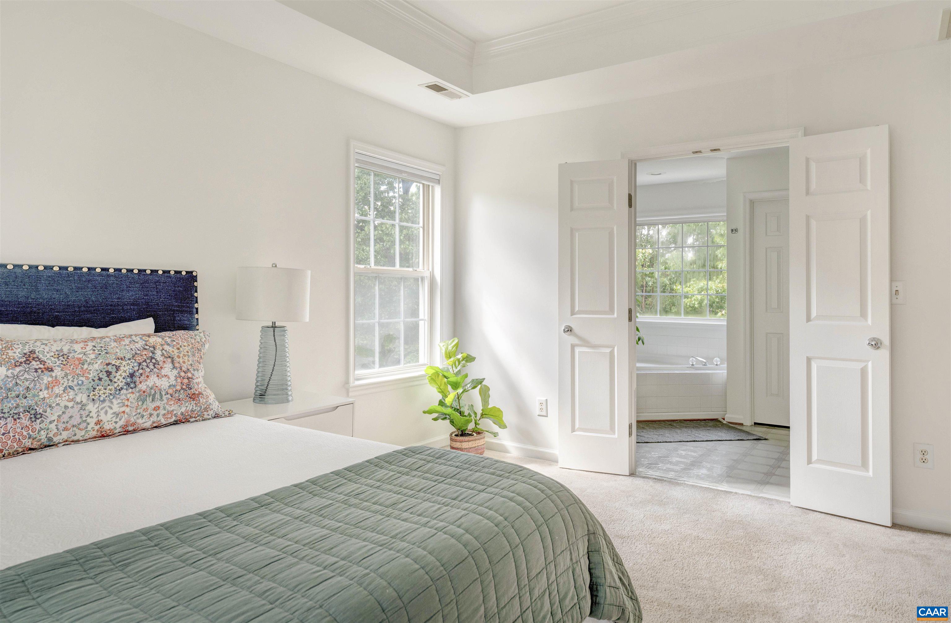 1186 FOXCHASE RDG
