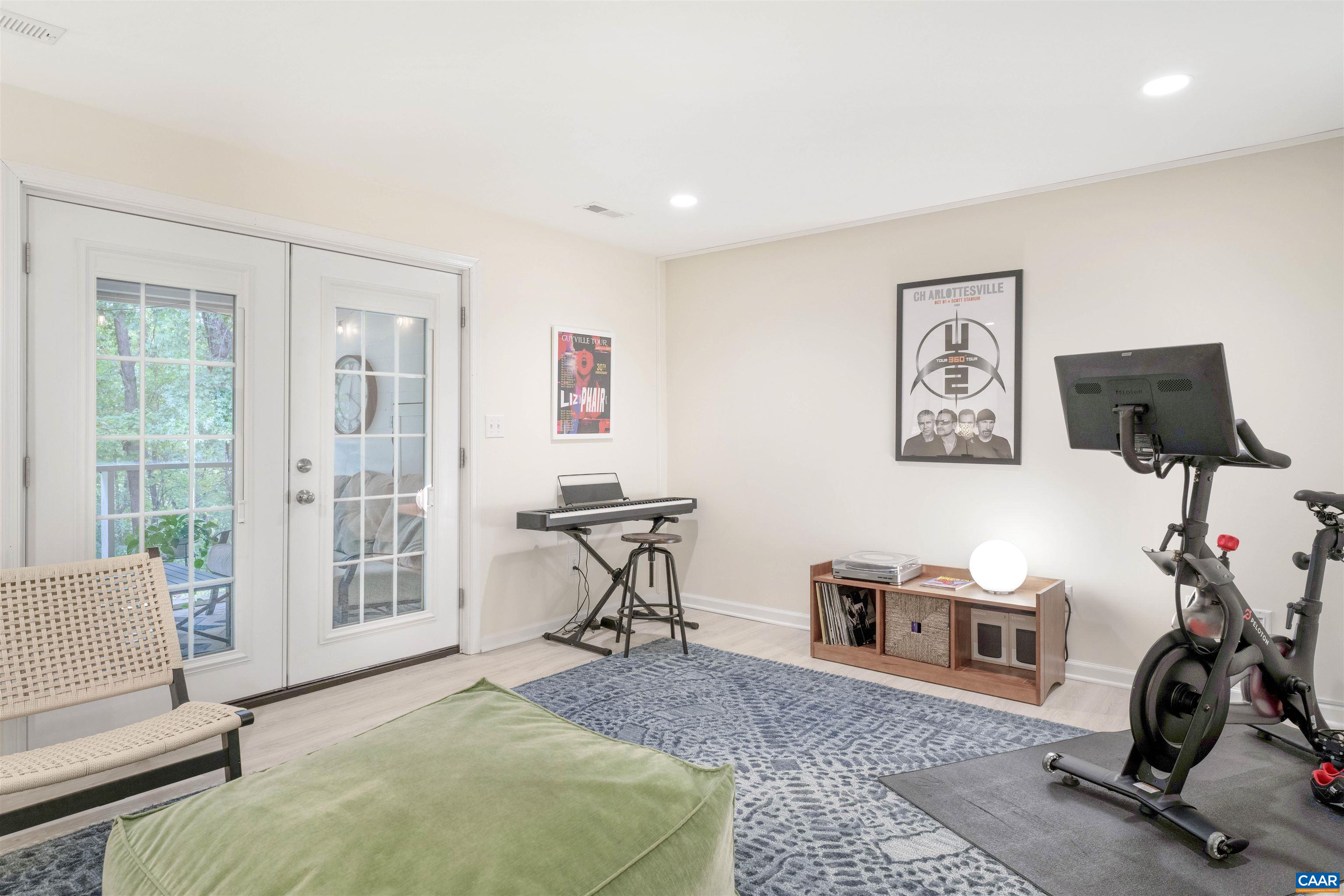 1186 FOXCHASE RDG