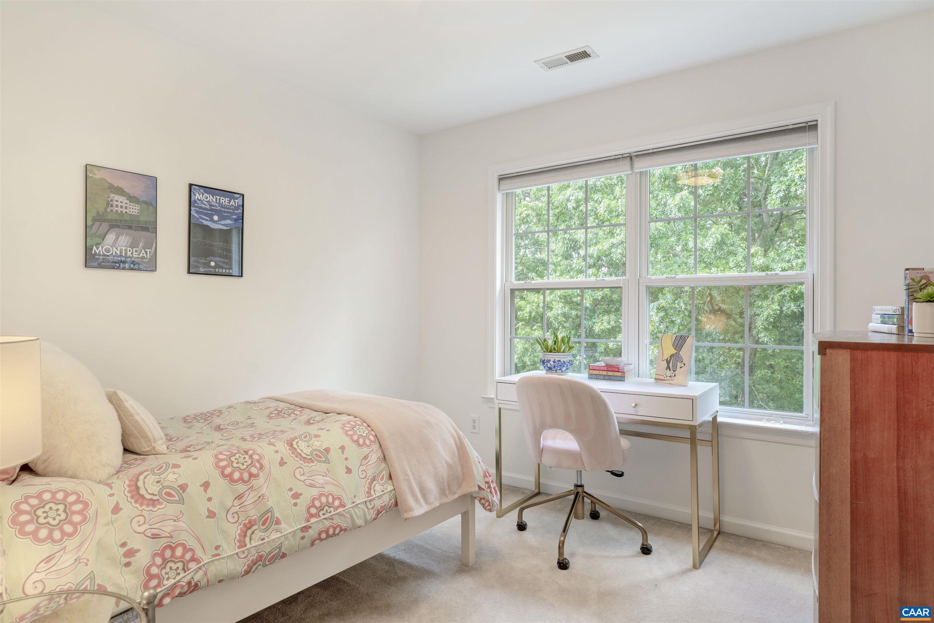 1186 FOXCHASE RDG