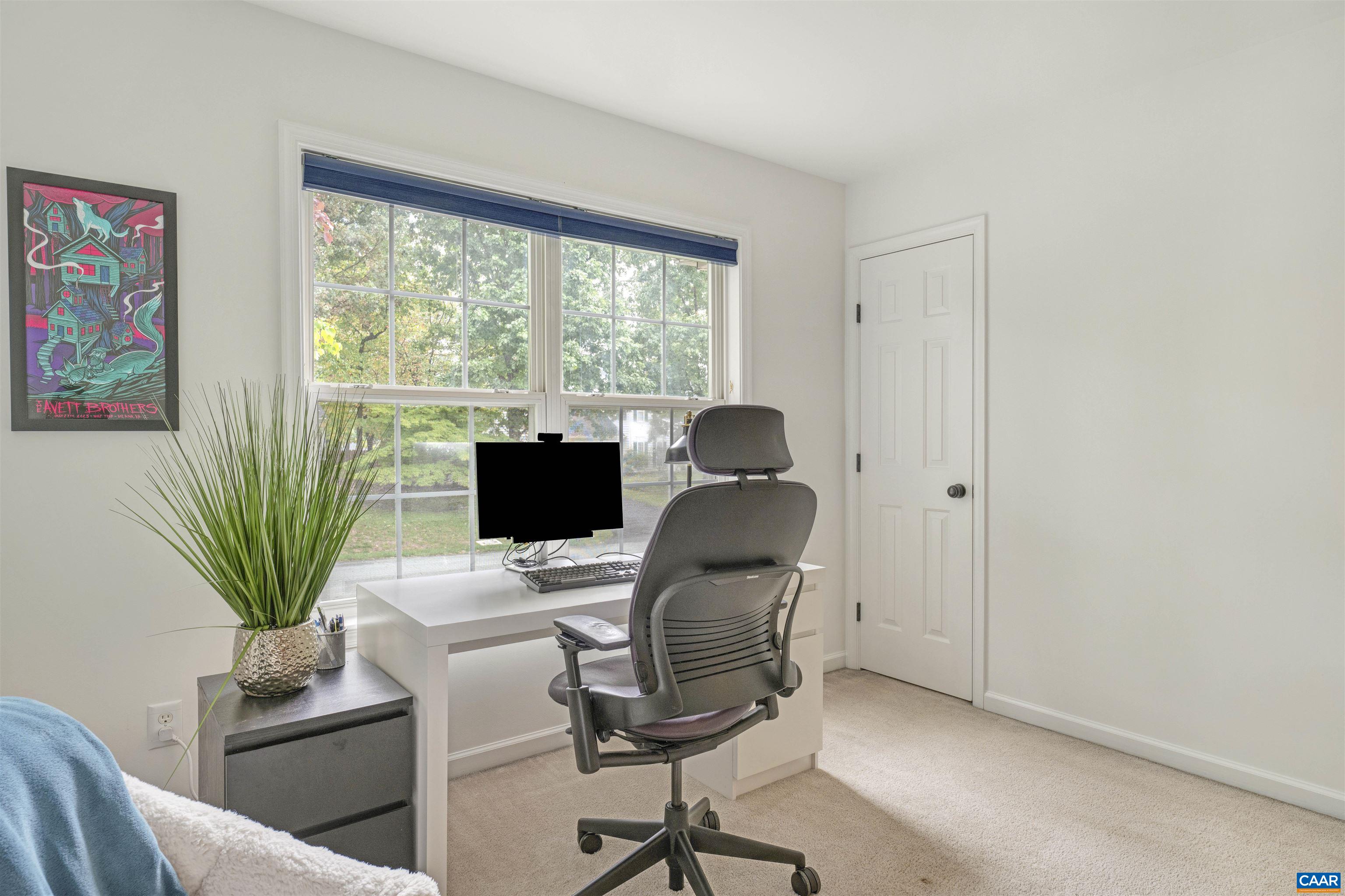 1186 FOXCHASE RDG