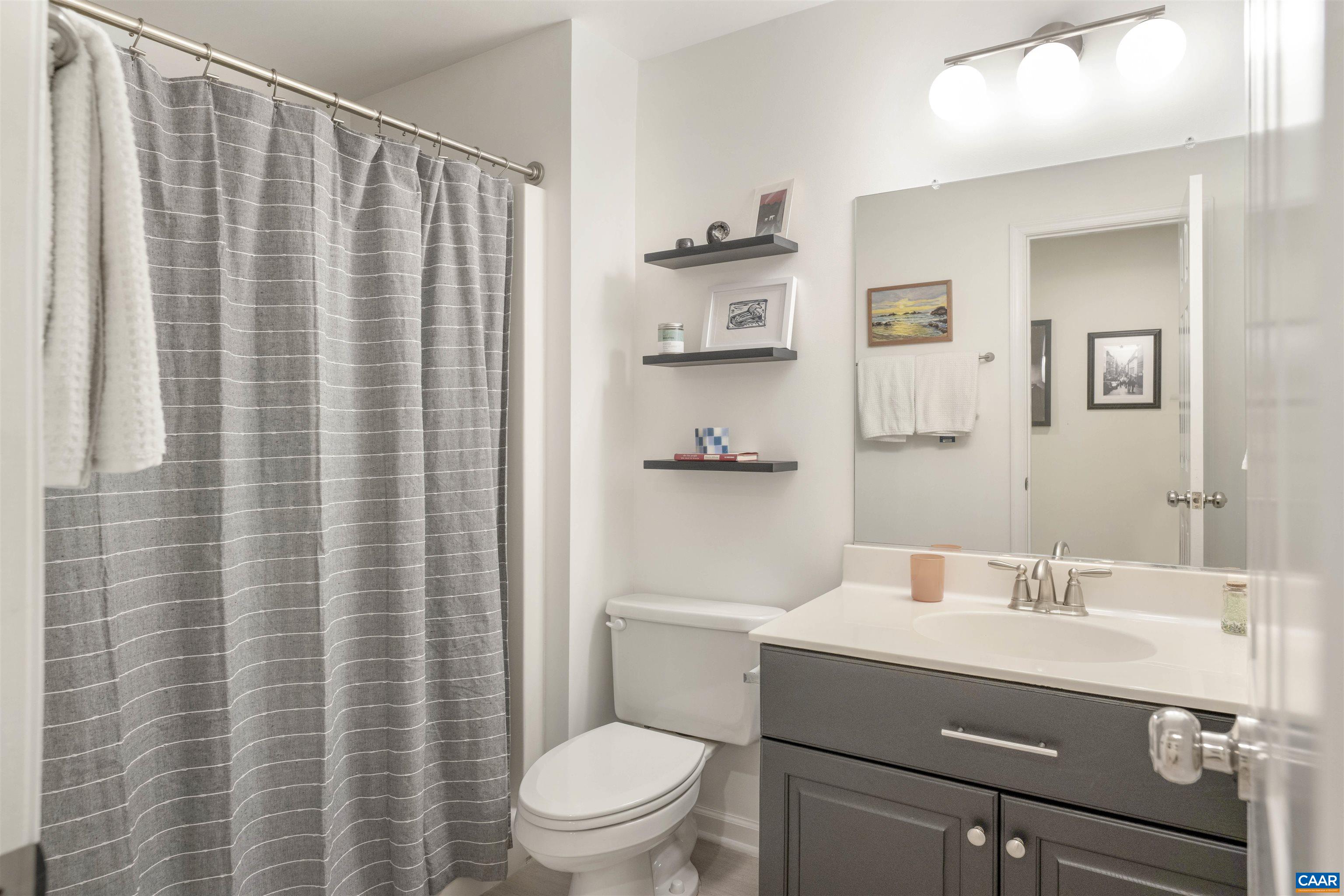 1186 FOXCHASE RDG
