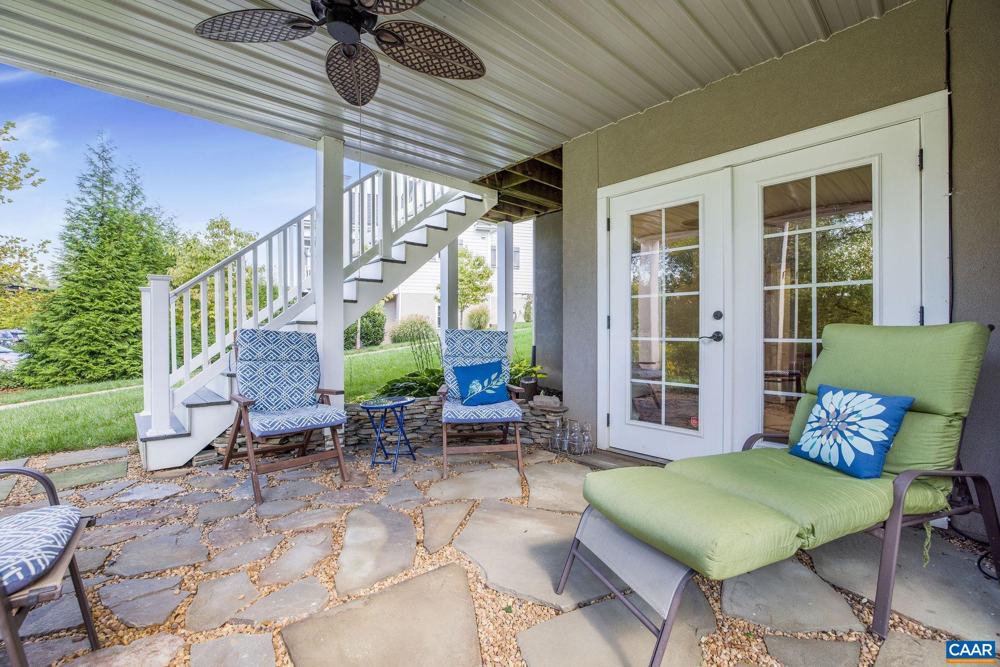 537 TRAILSIDE DR