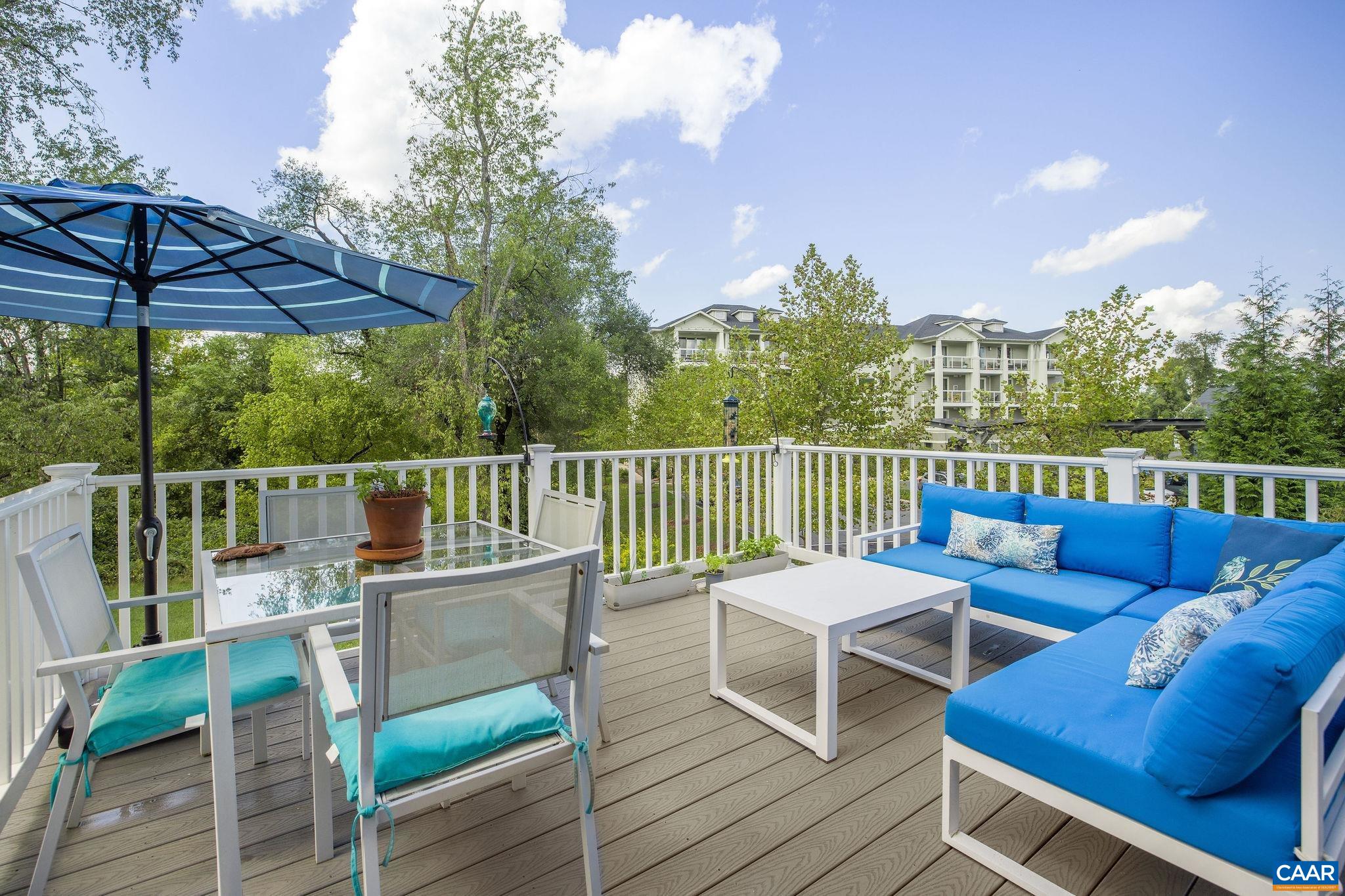 537 TRAILSIDE DR