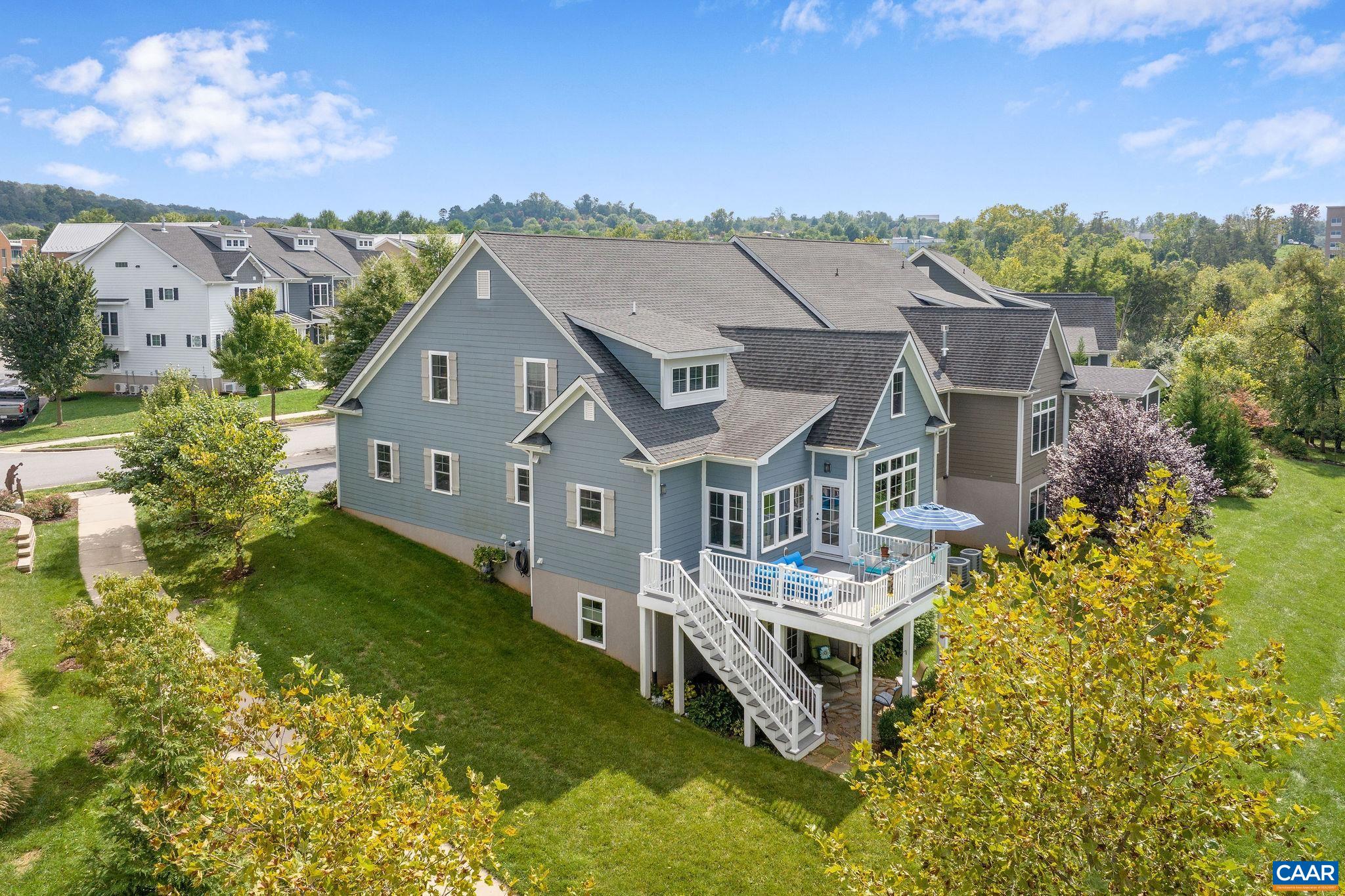 537 TRAILSIDE DR