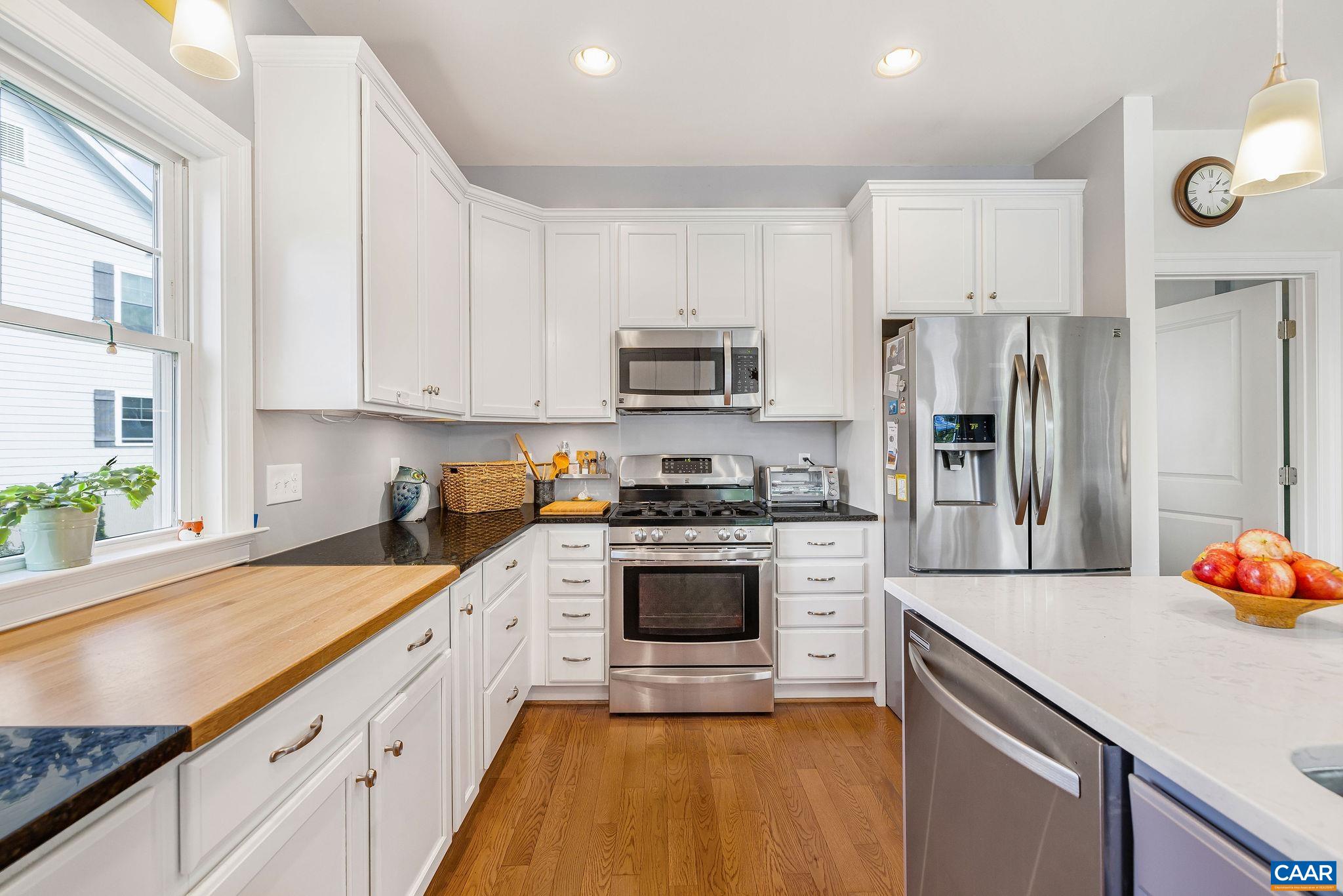 537 TRAILSIDE DR