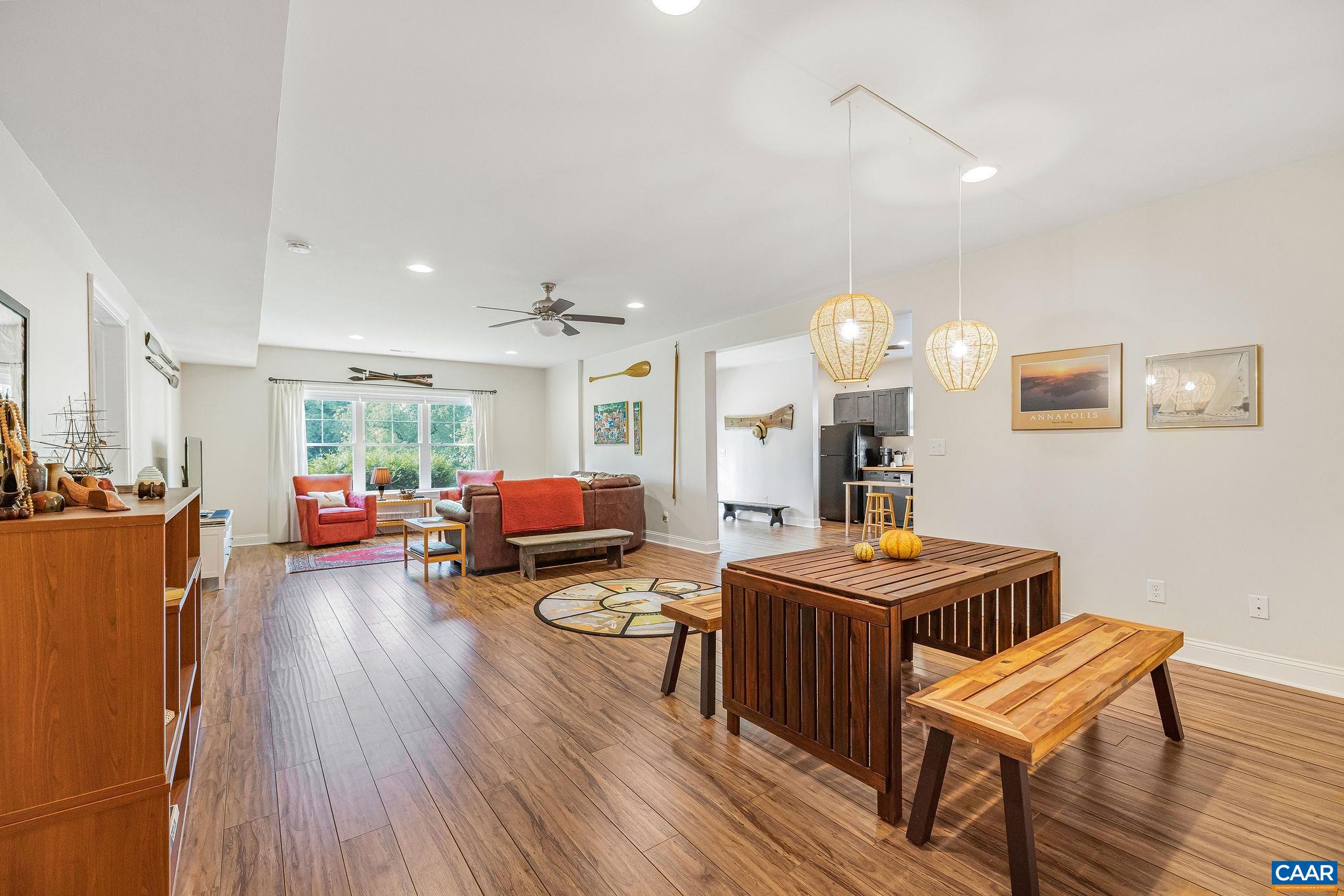 537 TRAILSIDE DR