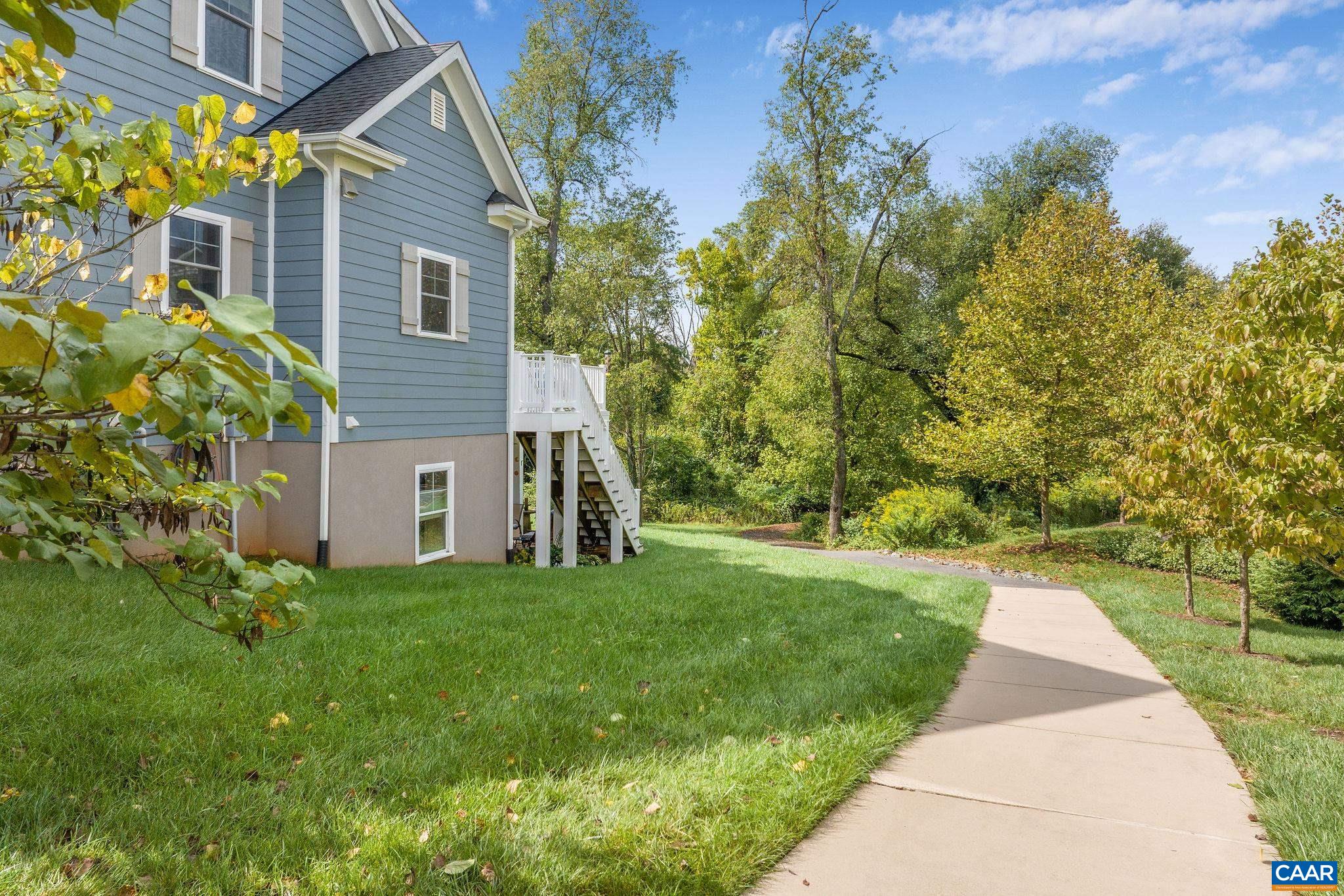 537 TRAILSIDE DR