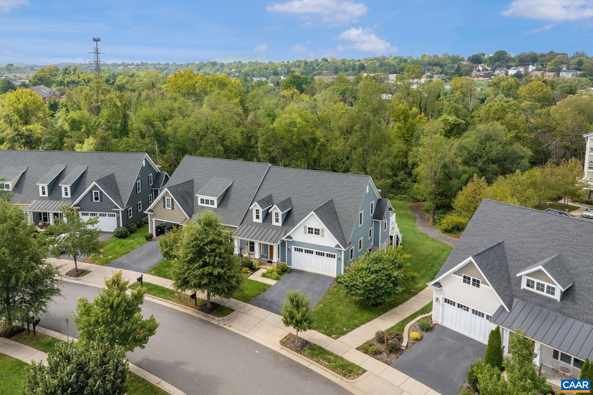 537 TRAILSIDE DR