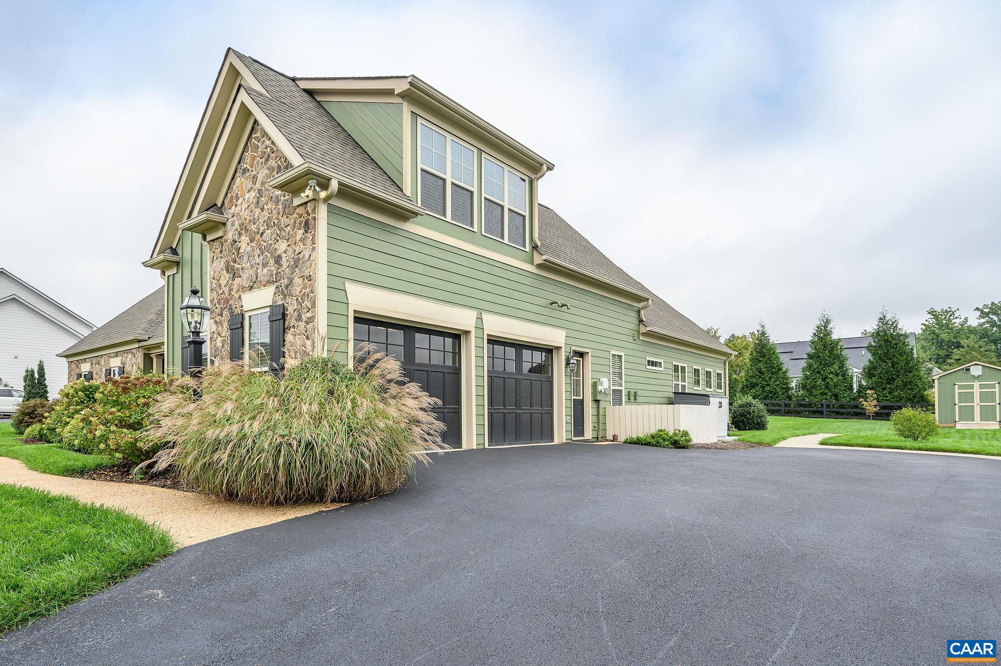 1423 TRINITY WAY