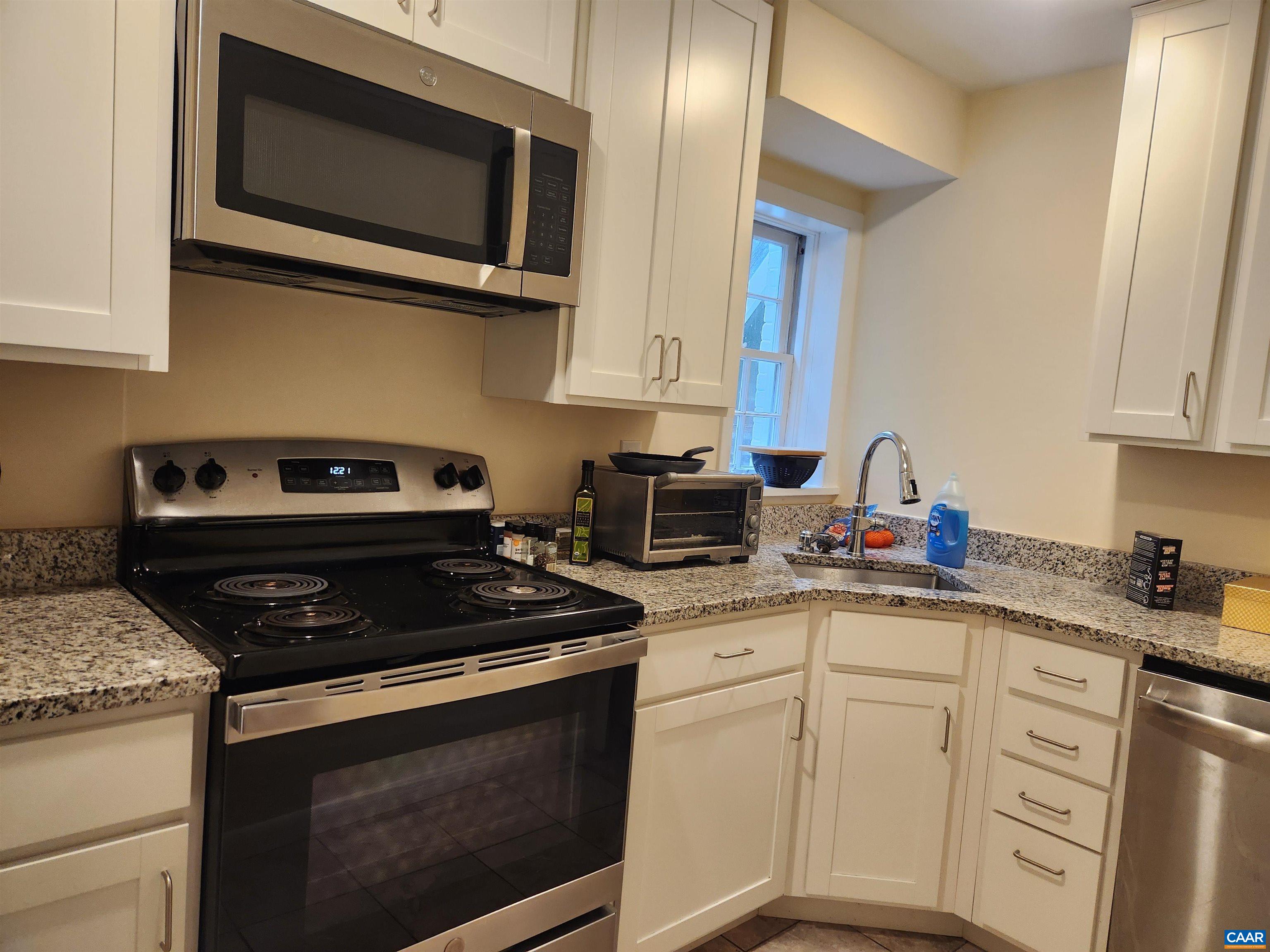809 CABELL AVE Unit: A and B