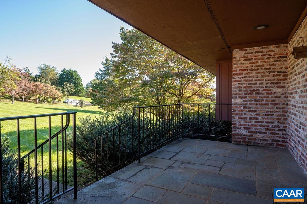 250 JEFFERS DR