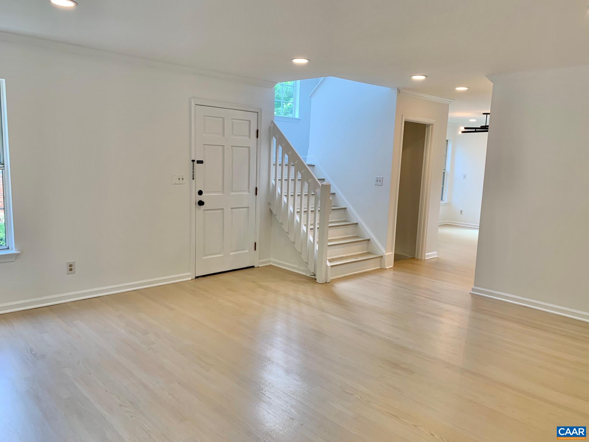 1273 MAPLE VIEW DR