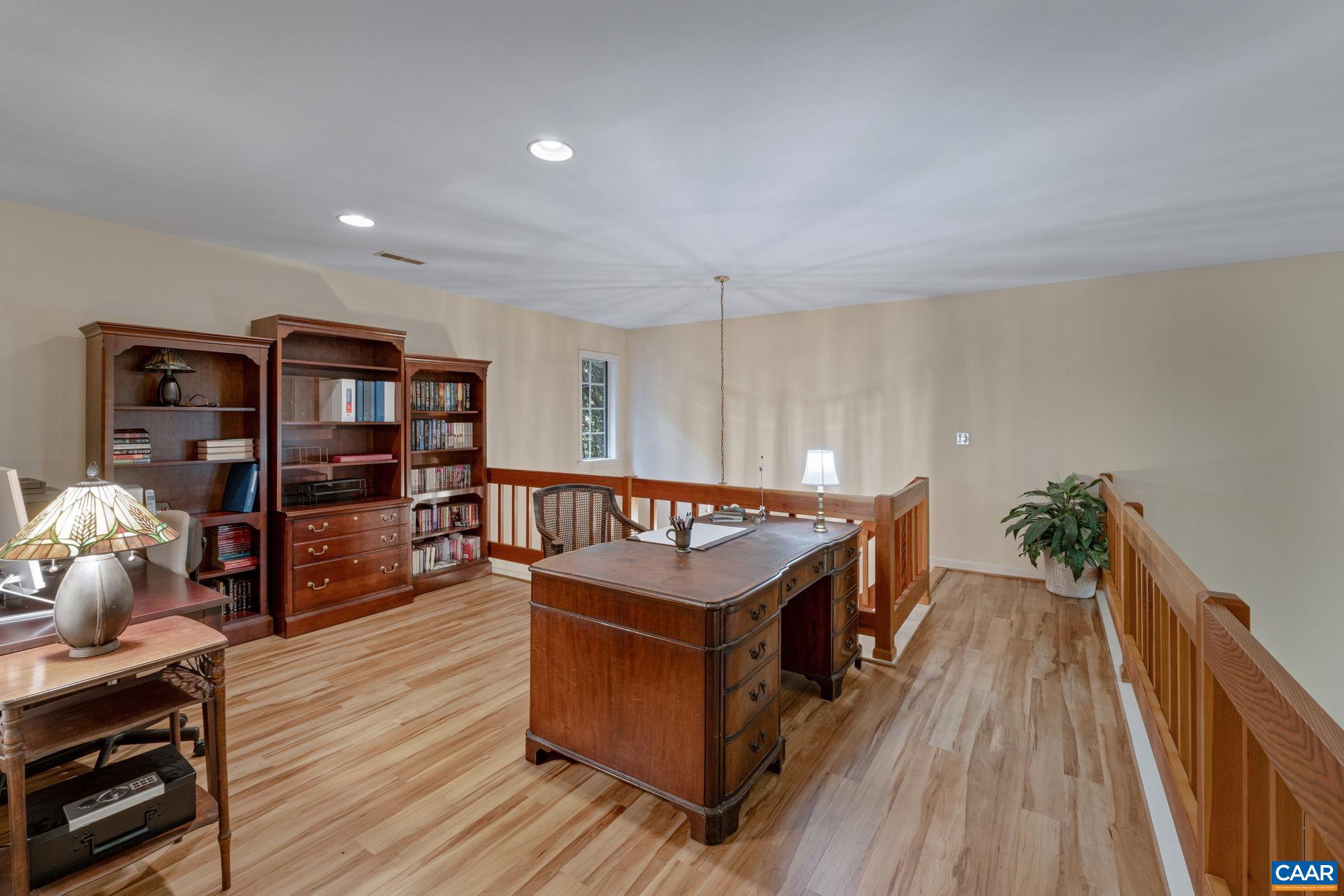 56 HICKORY LN