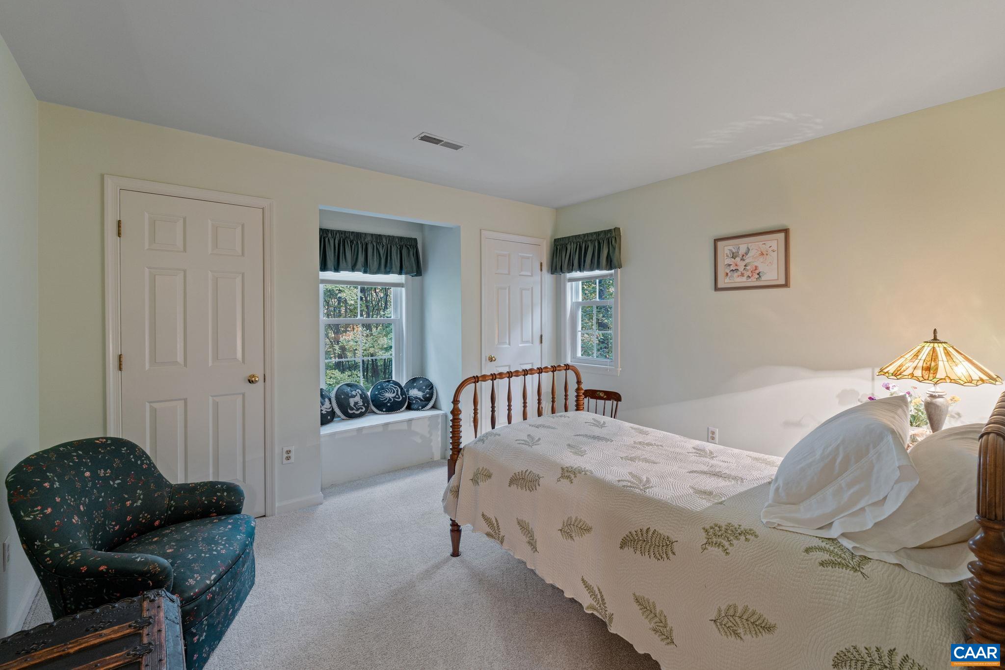 56 HICKORY LN