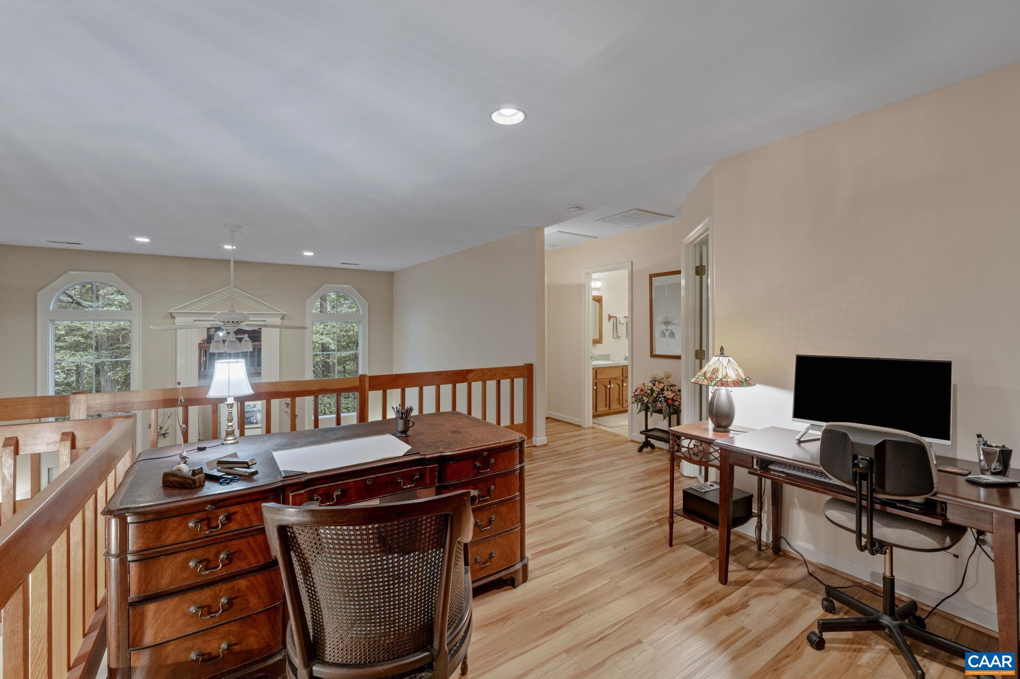 56 HICKORY LN