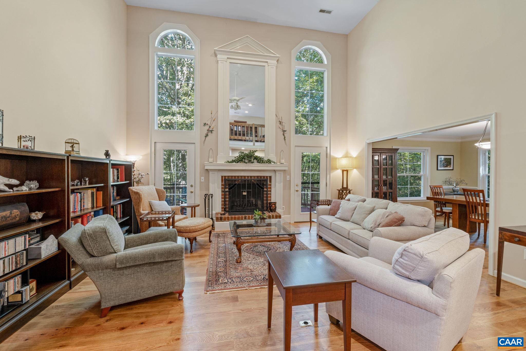 56 HICKORY LN