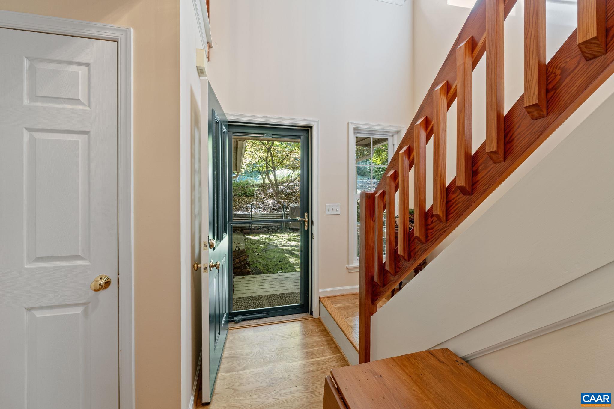 56 HICKORY LN