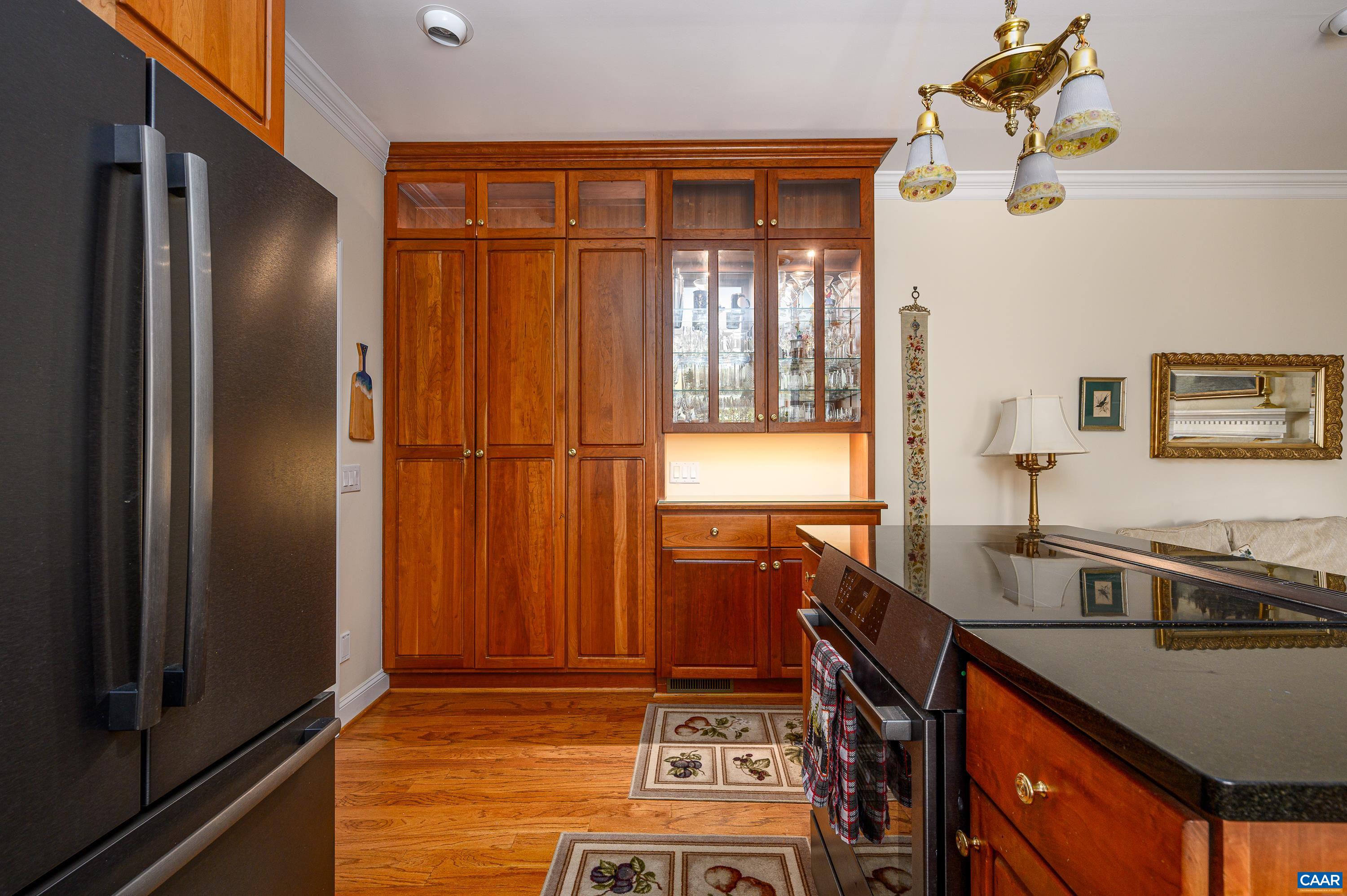 1113 MARION DR