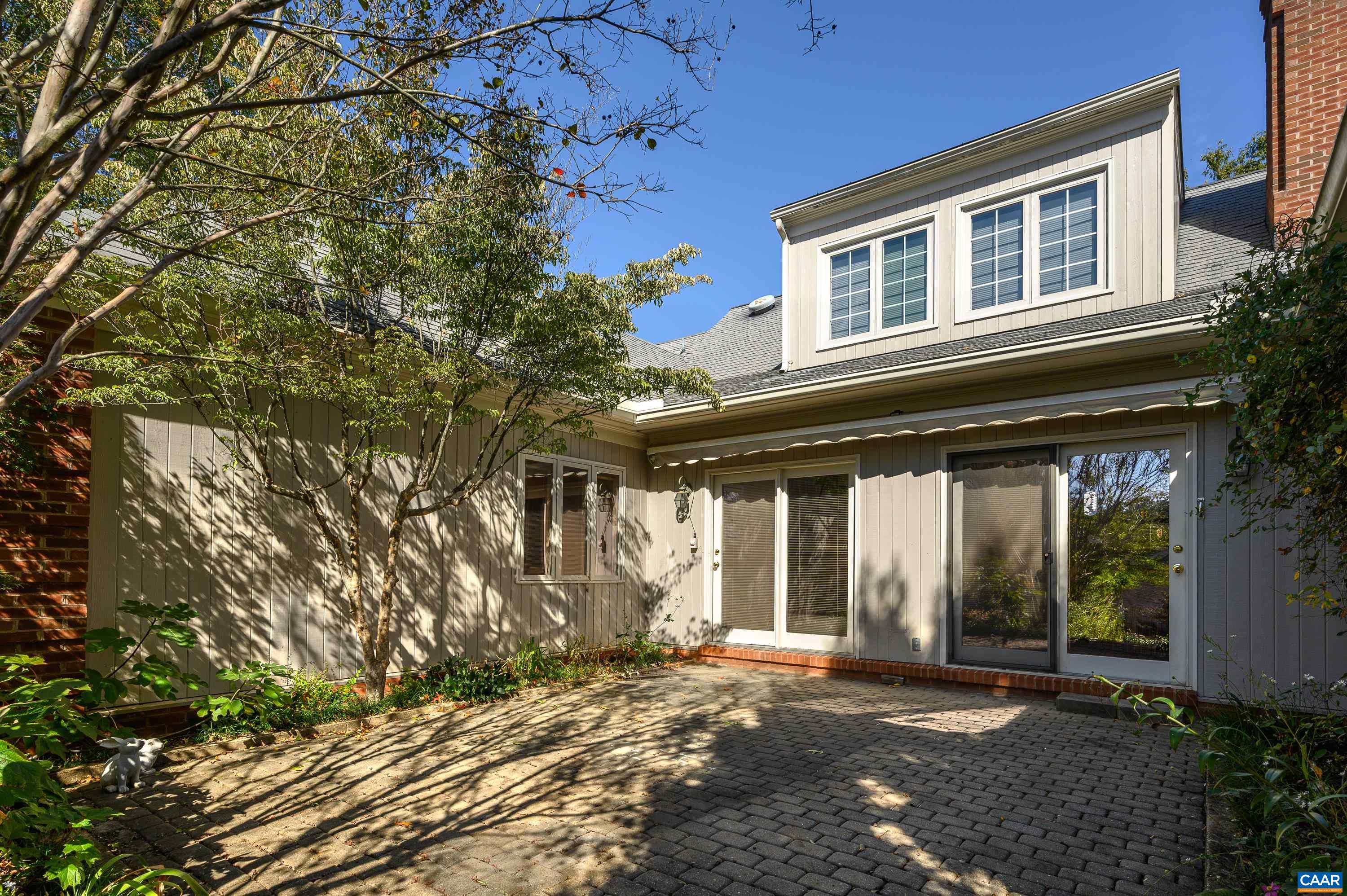 1113 MARION DR