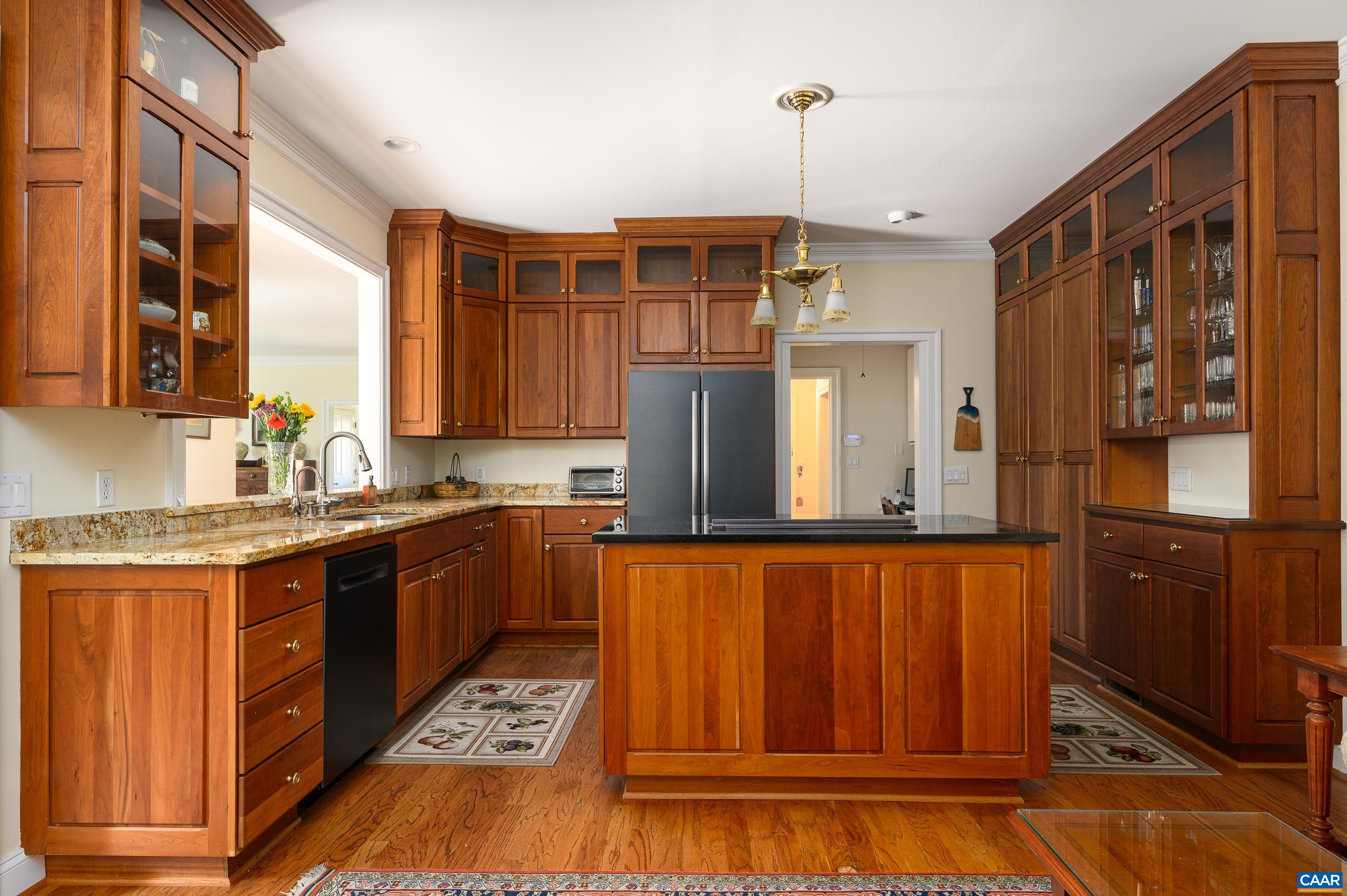 1113 MARION DR