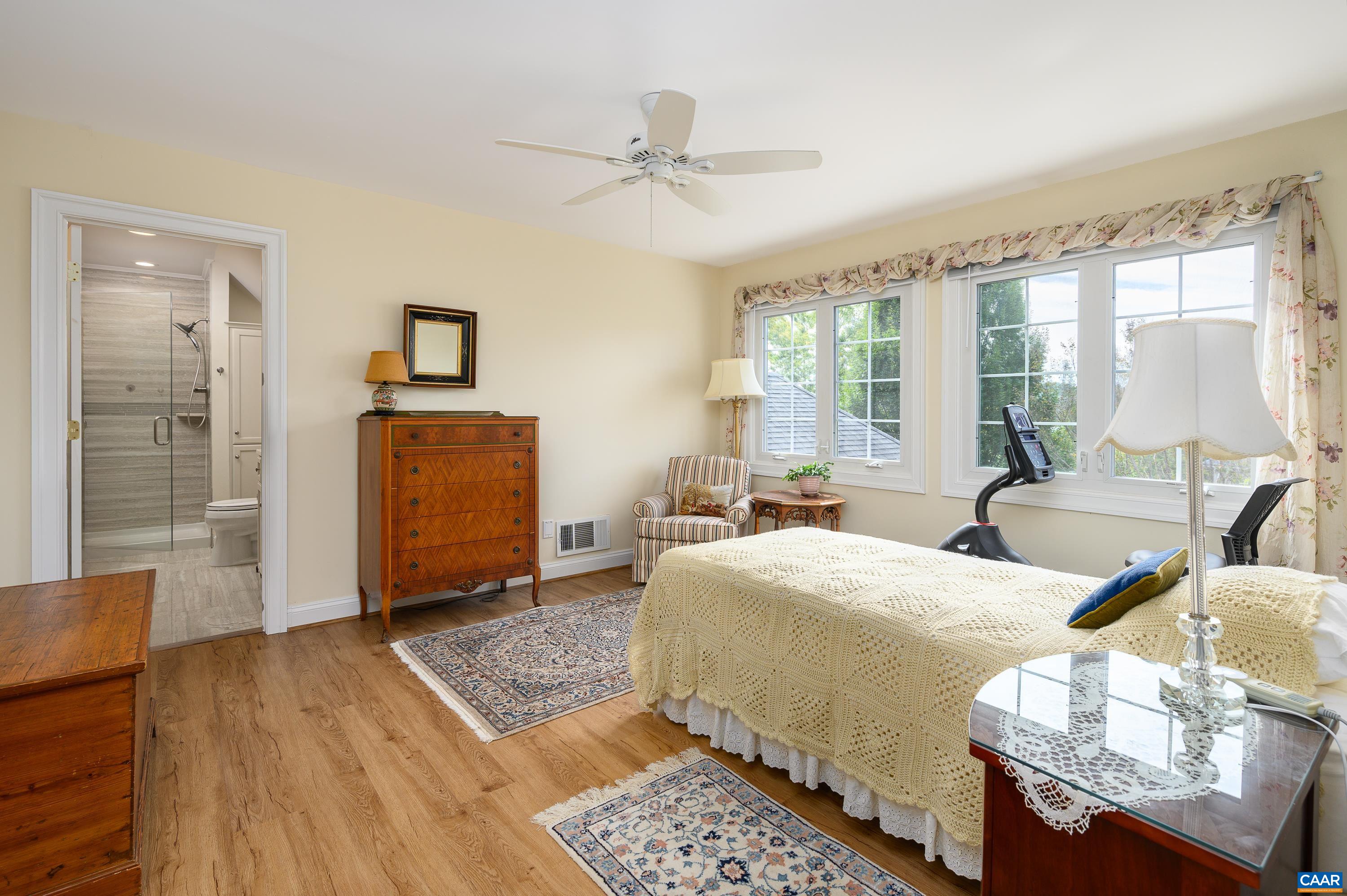1113 MARION DR