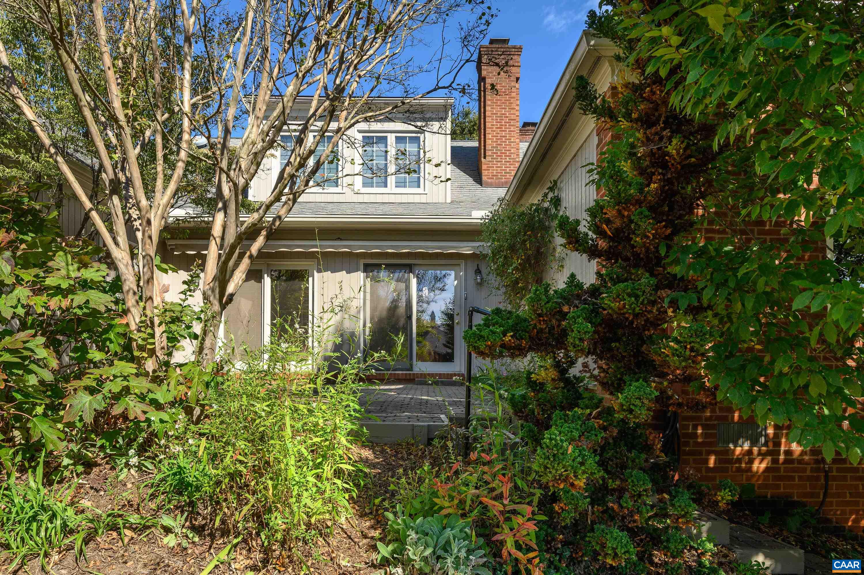 1113 MARION DR