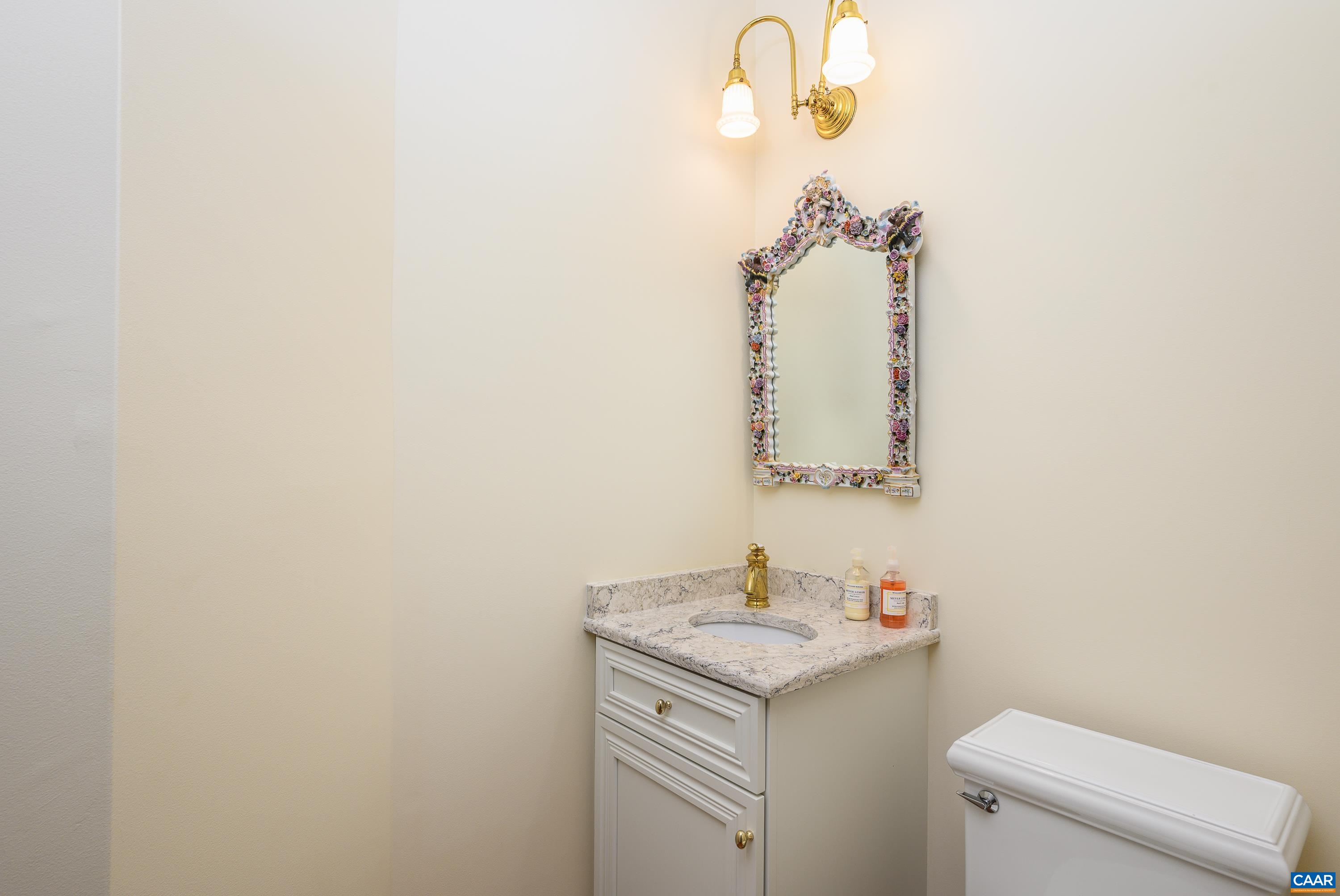 1113 MARION DR