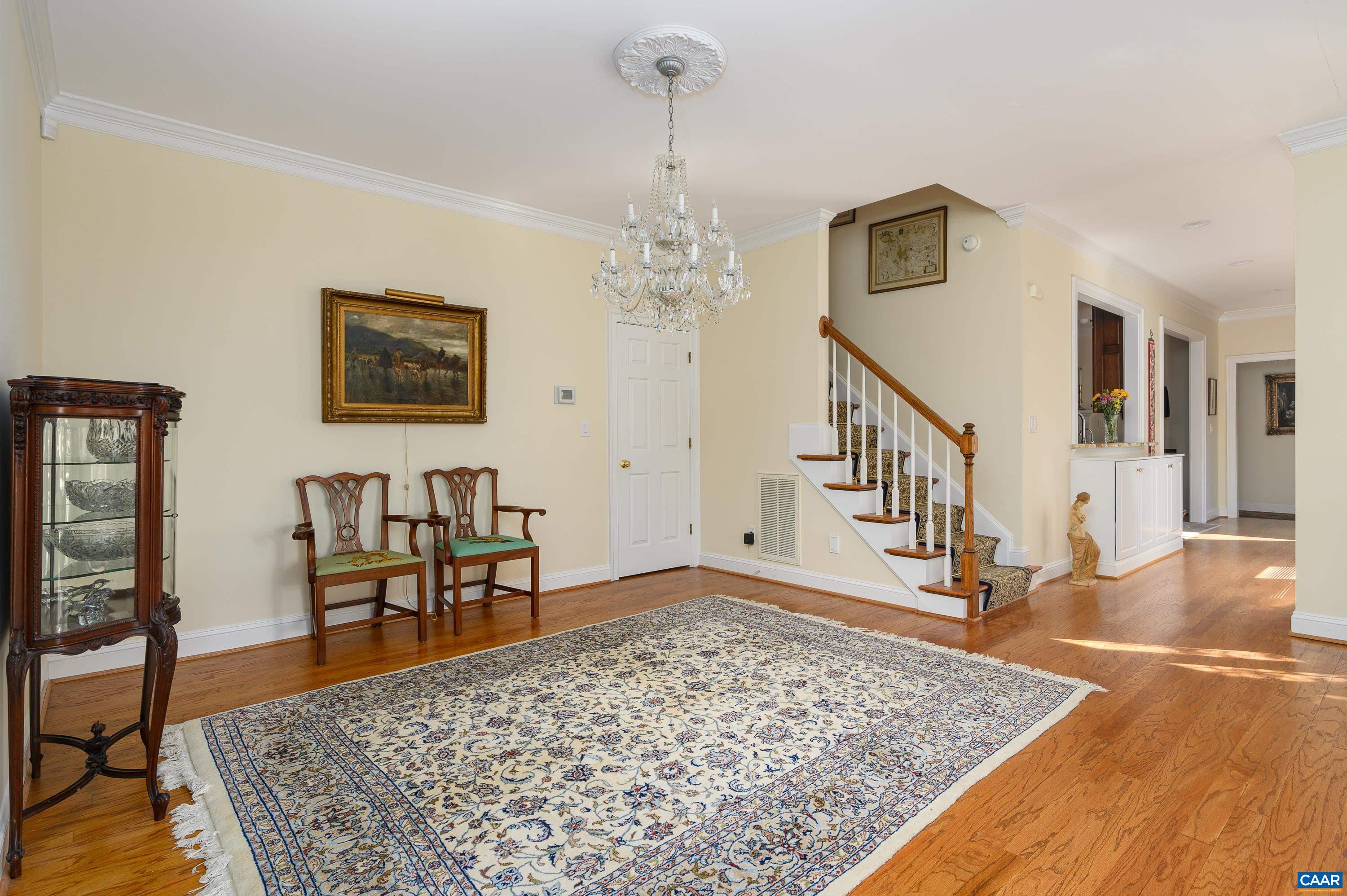 1113 MARION DR
