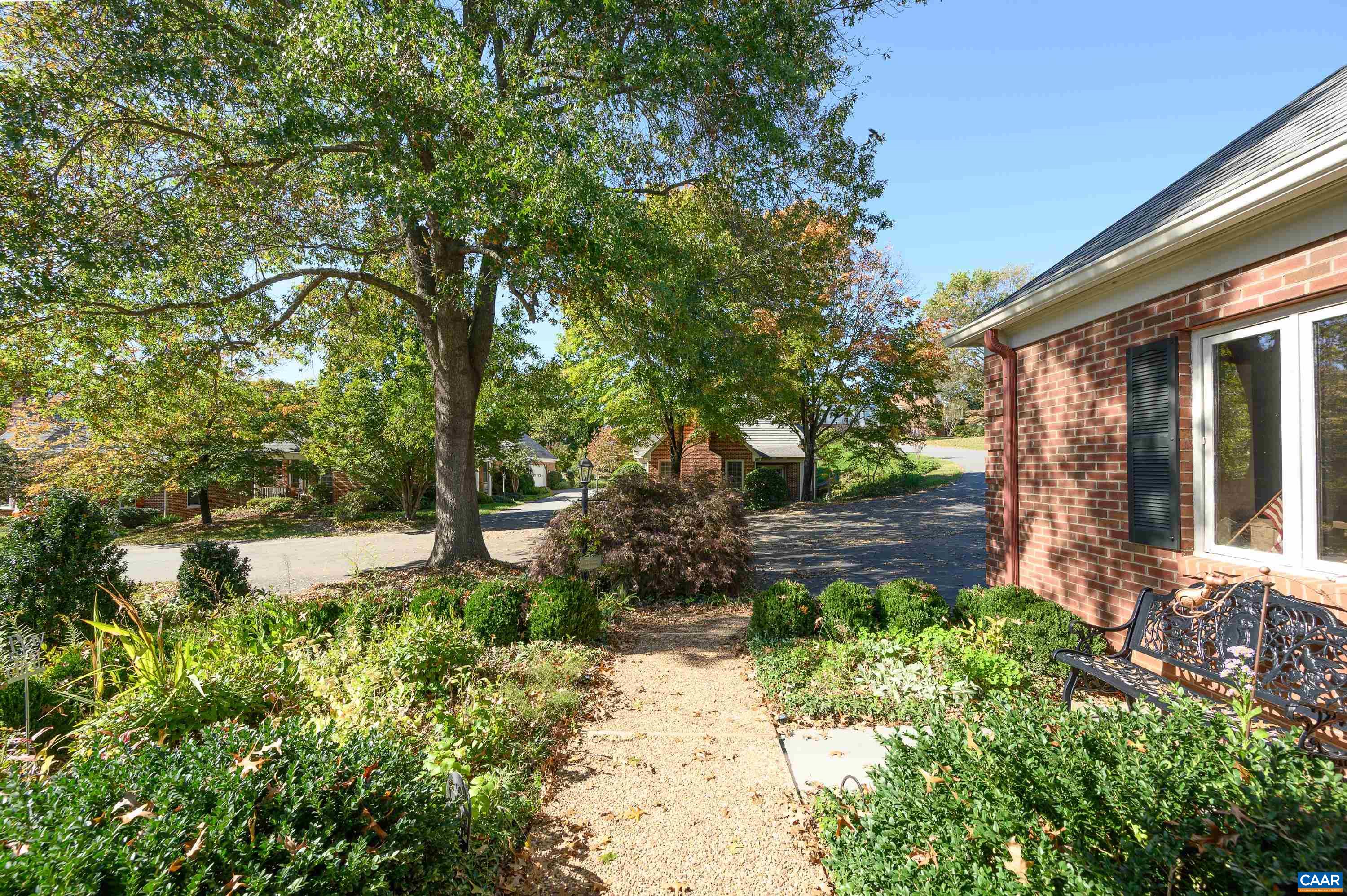 1113 MARION DR