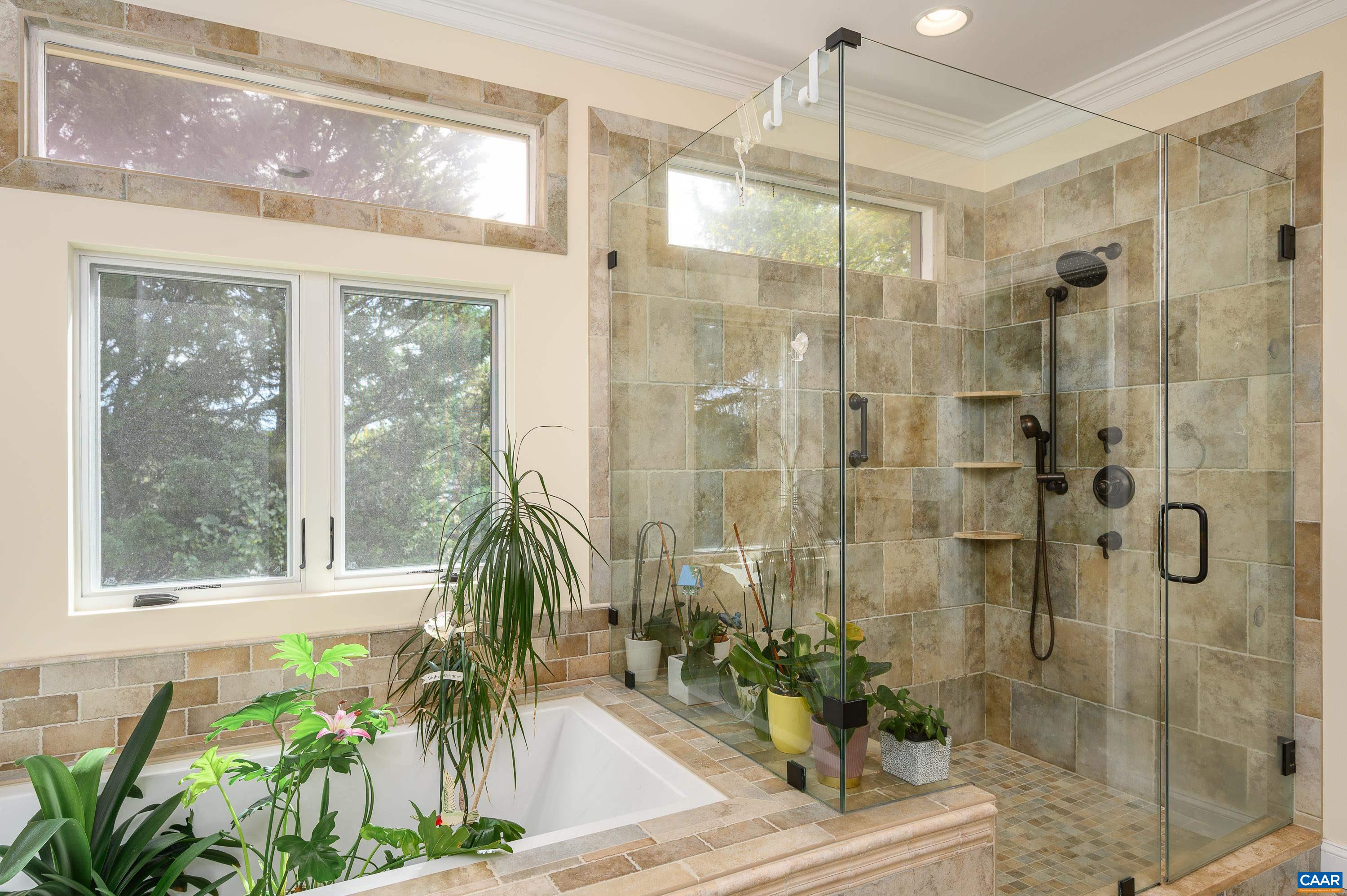 1113 MARION DR
