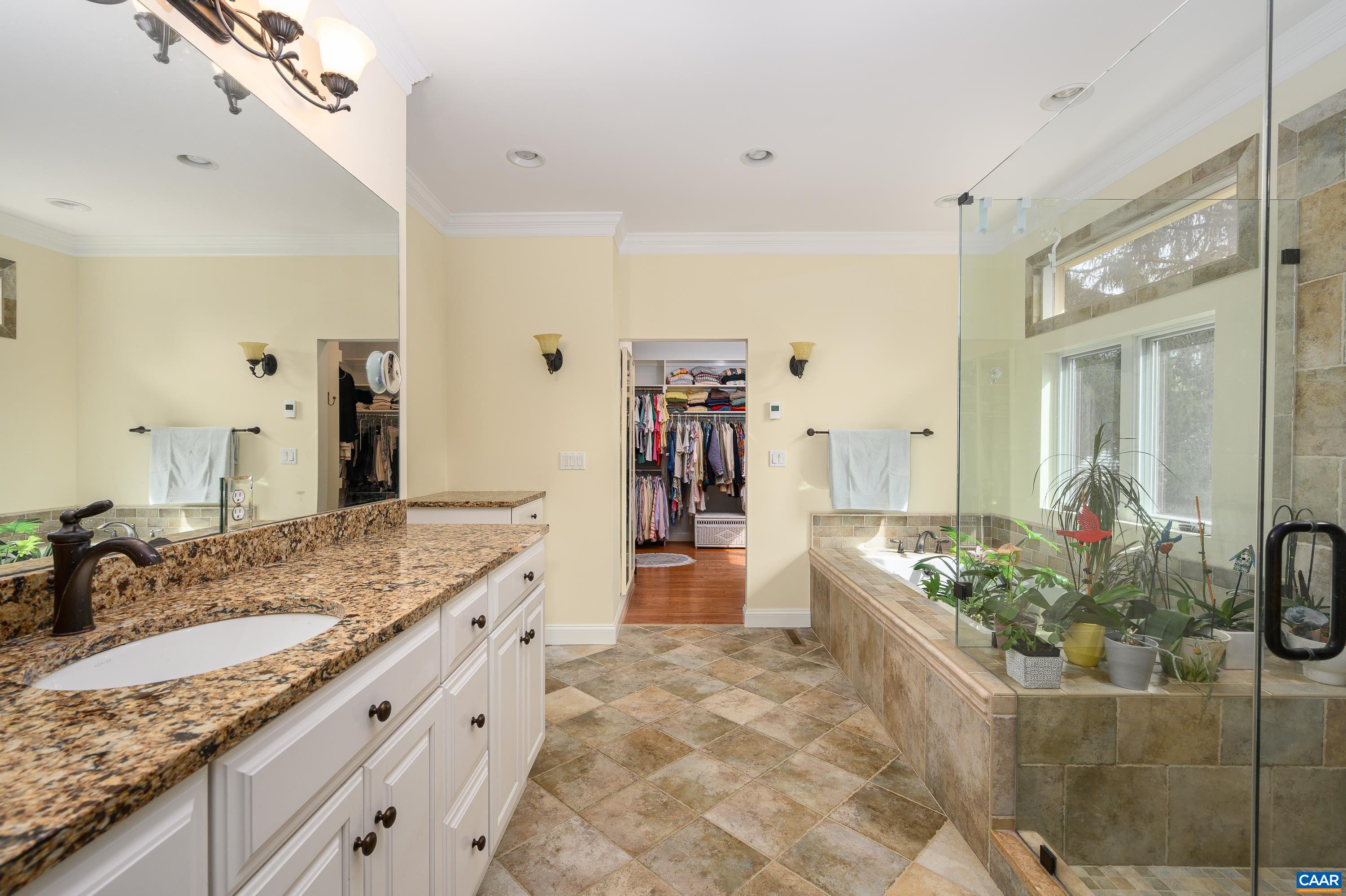 1113 MARION DR