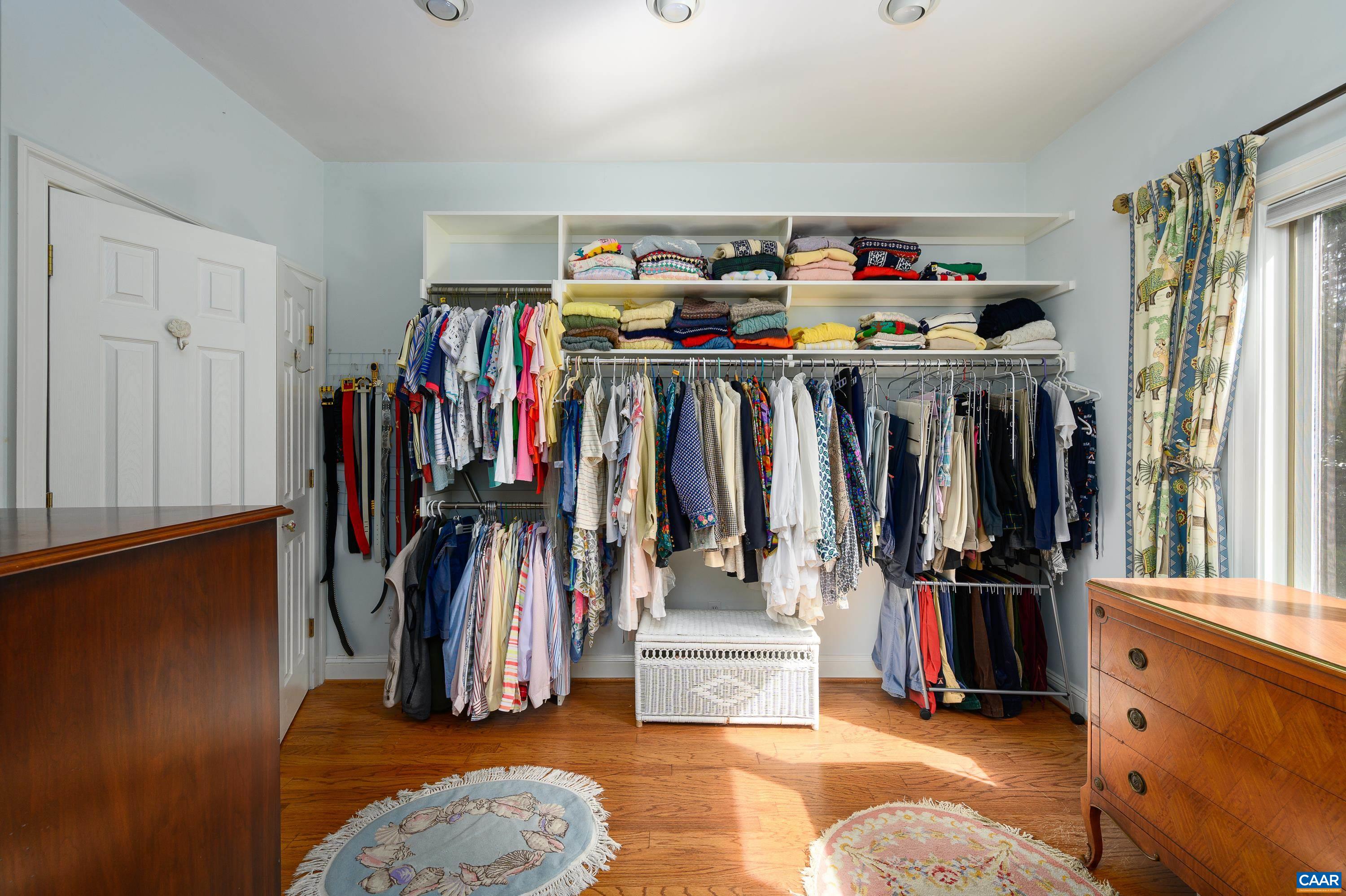 1113 MARION DR