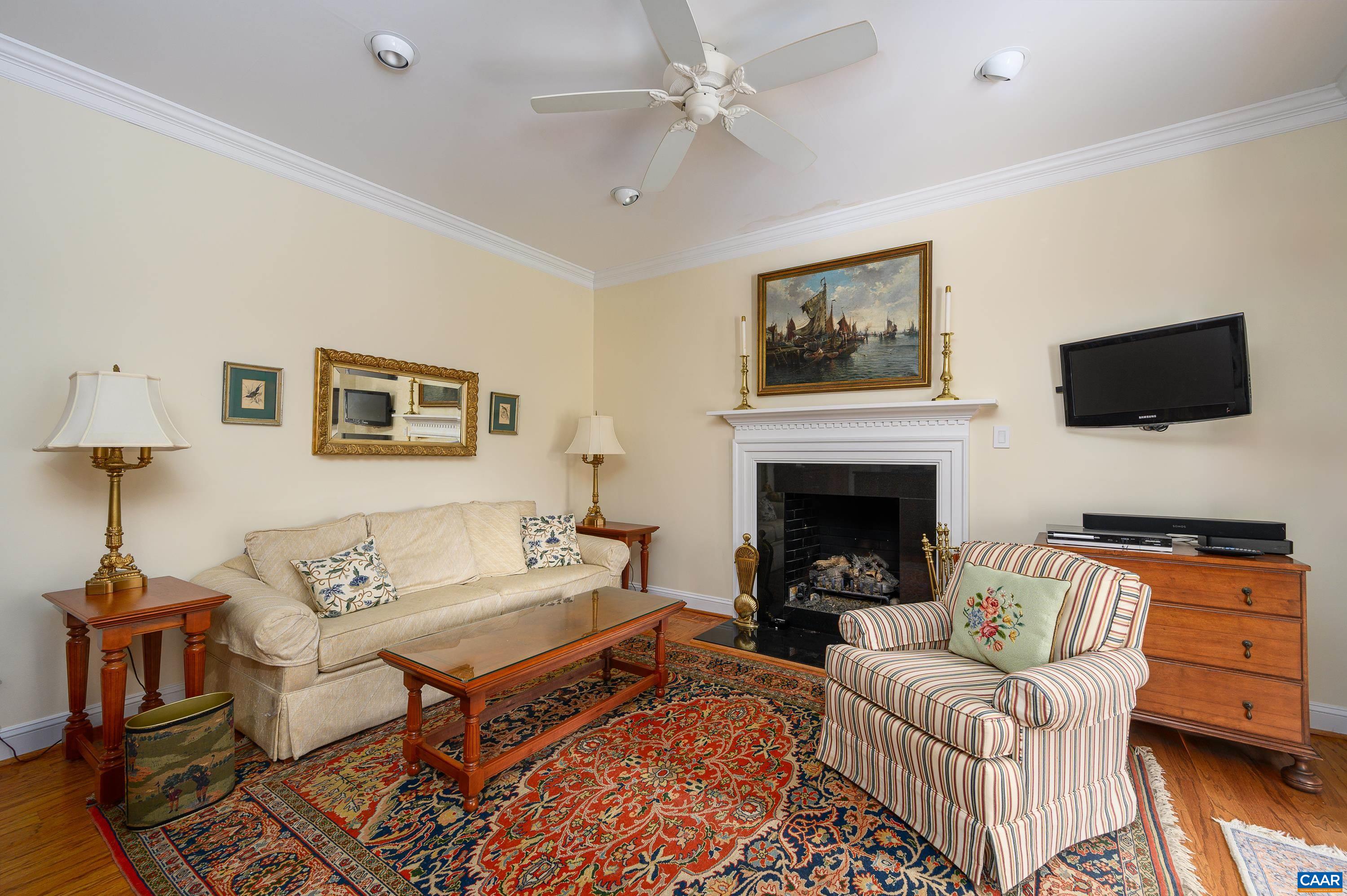 1113 MARION DR