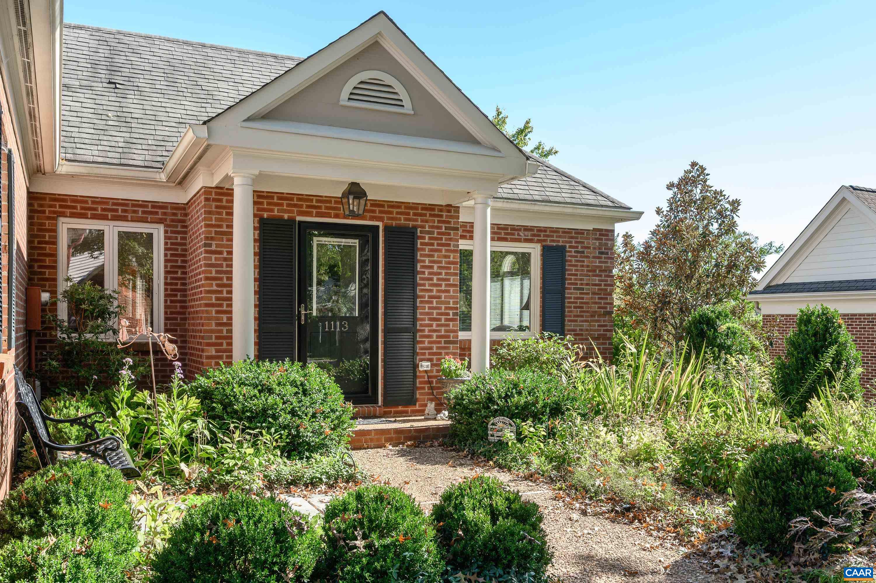 1113 MARION DR