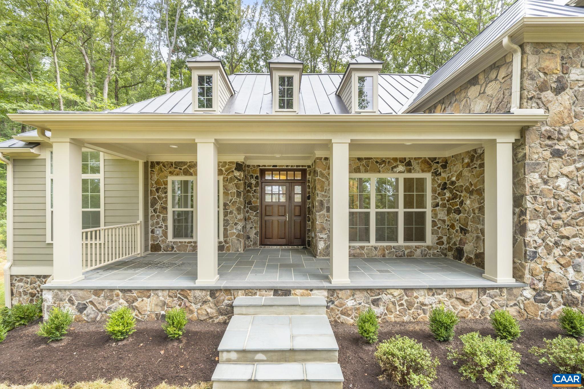 682 VILLA DESTE DR
