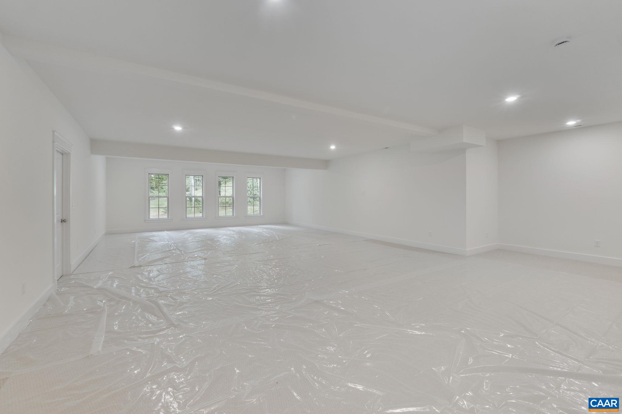 682 VILLA DESTE DR