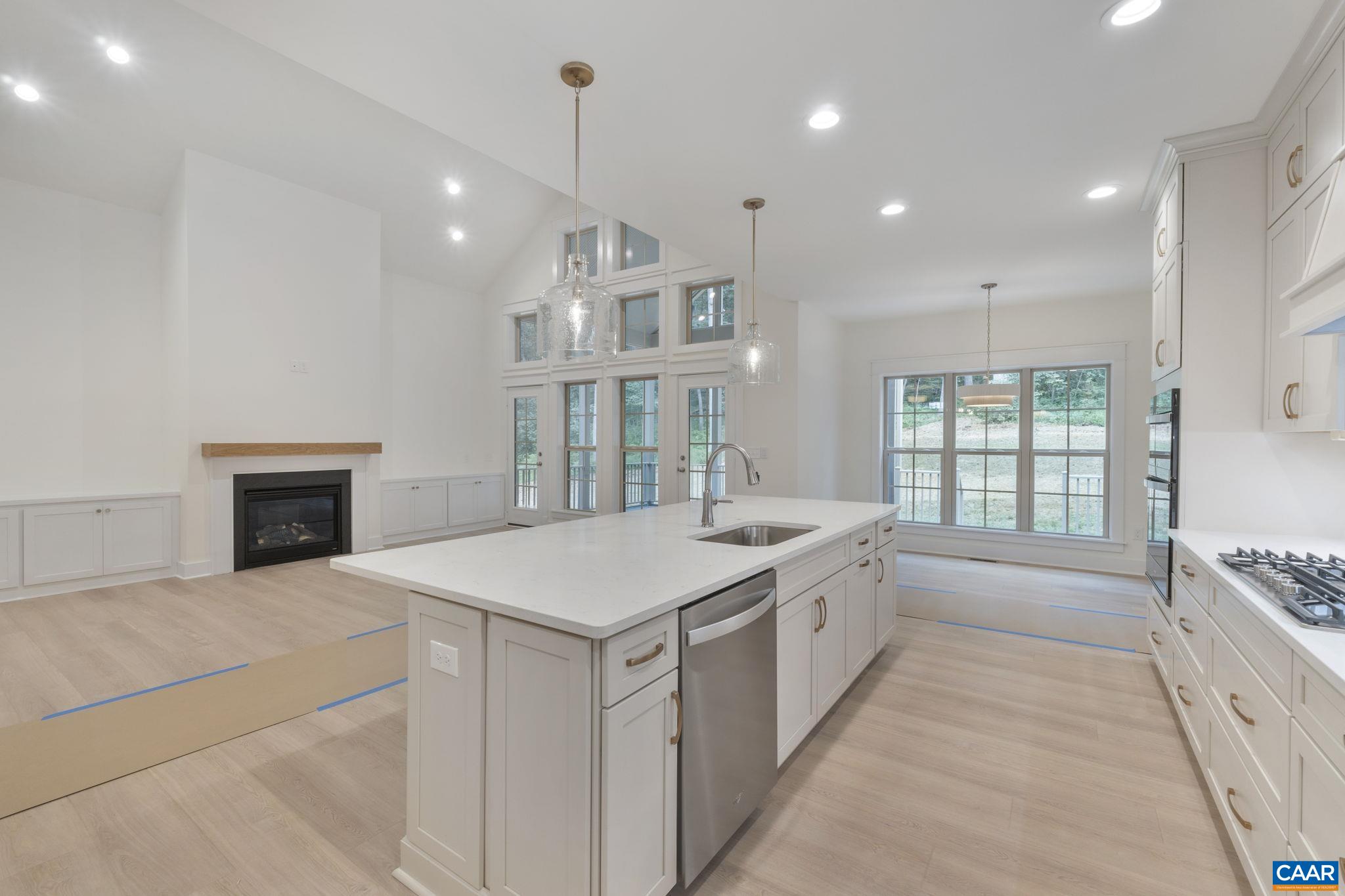 682 VILLA DESTE DR